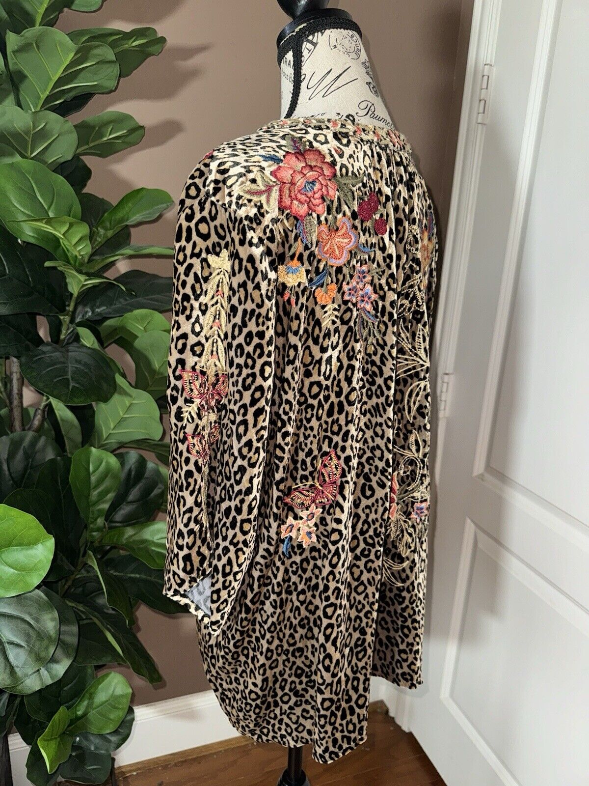 Johnny Was XL 1X Velvet Animal Leopard Print Floral Peasant Top Tunic