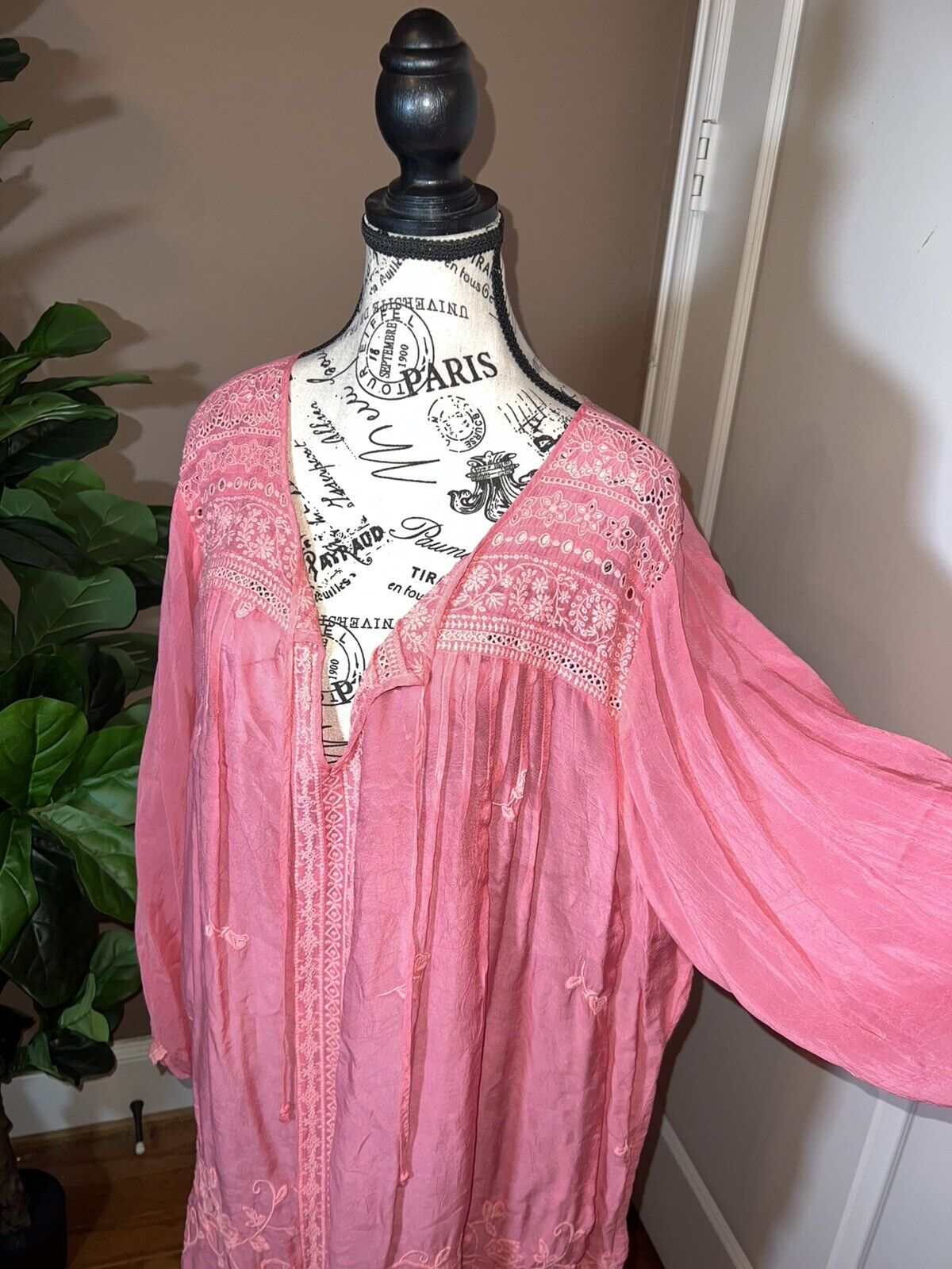 Johnny Was Embroidered Silky Tunic Top Pink Eyelet Lace 2X 2XL XXL Beautiful