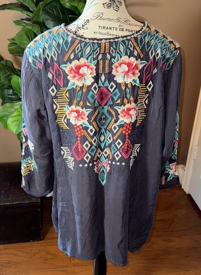 Johnny Was 3x 3XL Tunic Top Navy Silky Swing Hem Embroidered Peasant Blouse