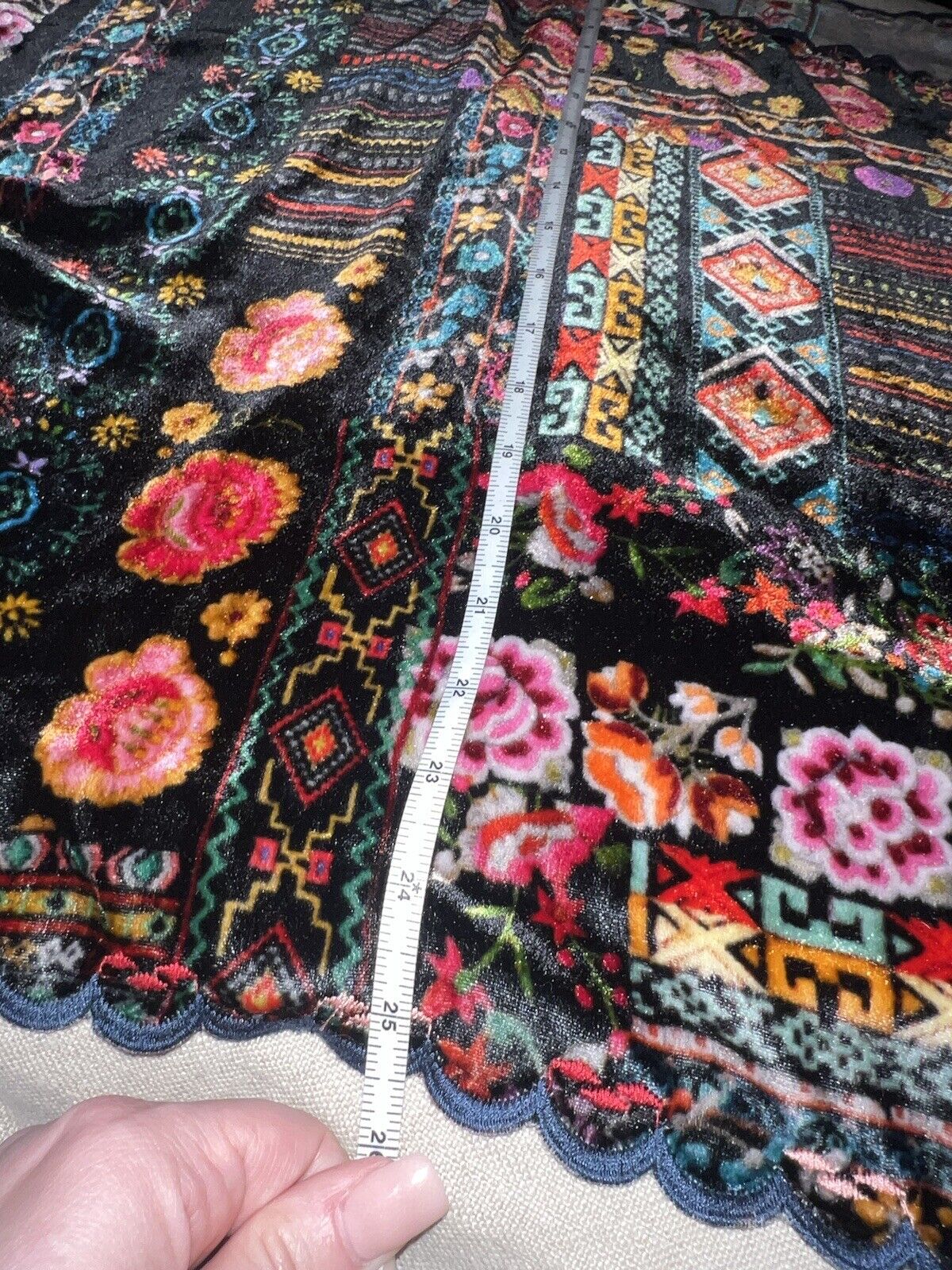 Johnny Was Black & Floral Velvet Tunic Top L Large Peasant  Roses Kimono