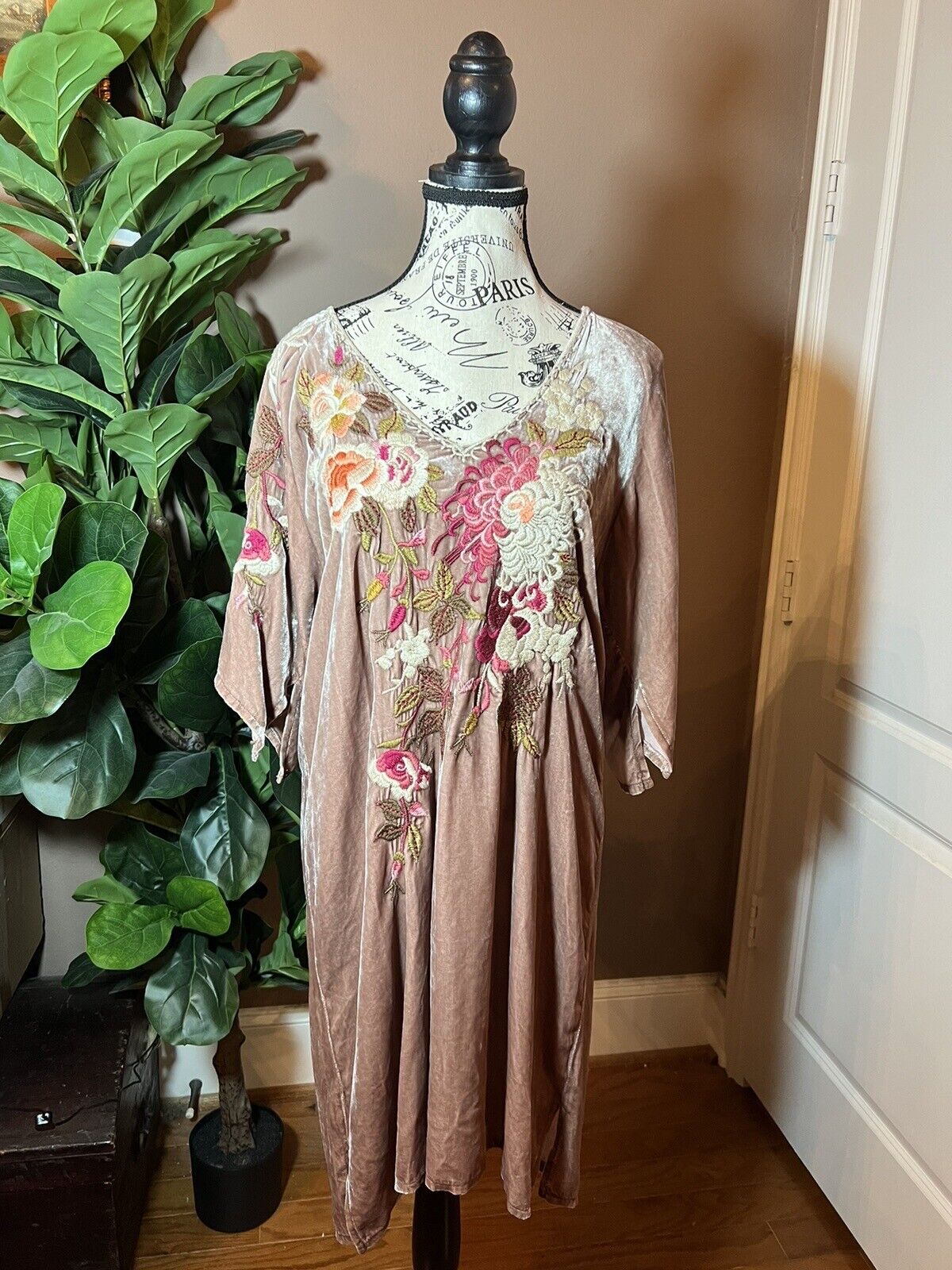 Johnny Was Large Dusty Rose Velvet Heavily Embroidered Mini Dress Tunic Top