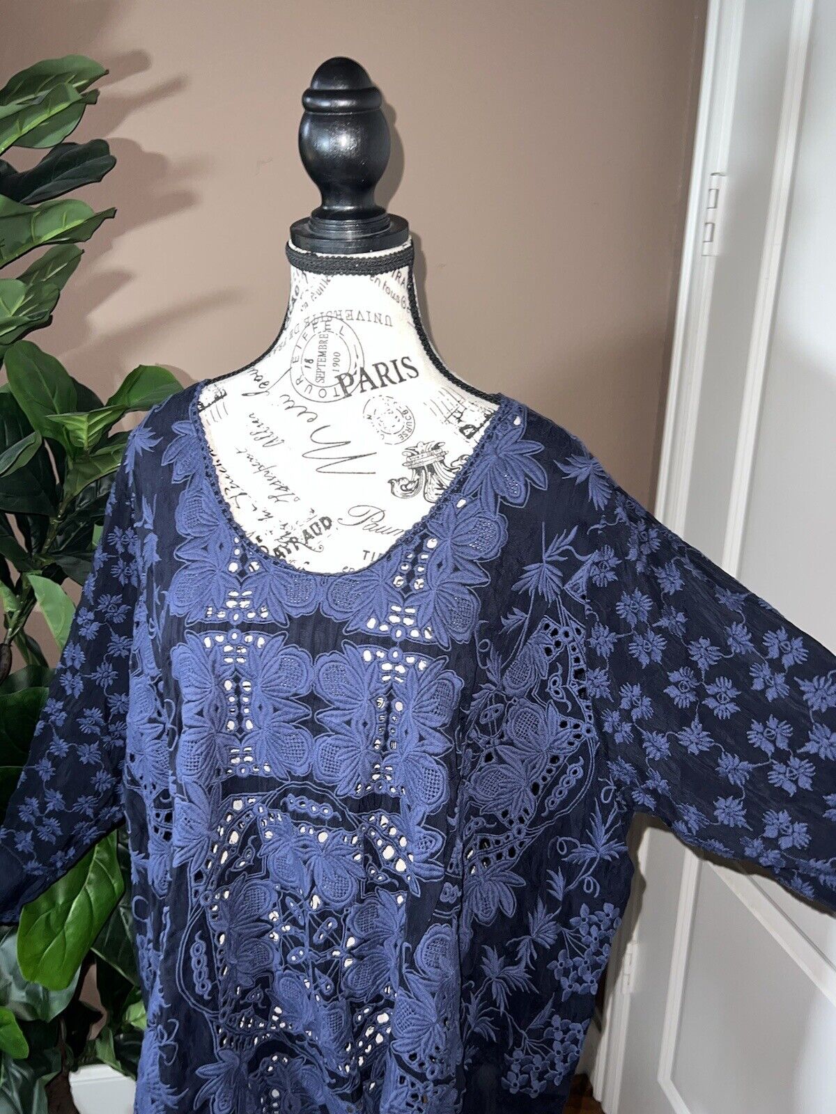 Johnny Was Sz XL Silky Navy Blue Tunic Top Tonal Eyelet Embroidery