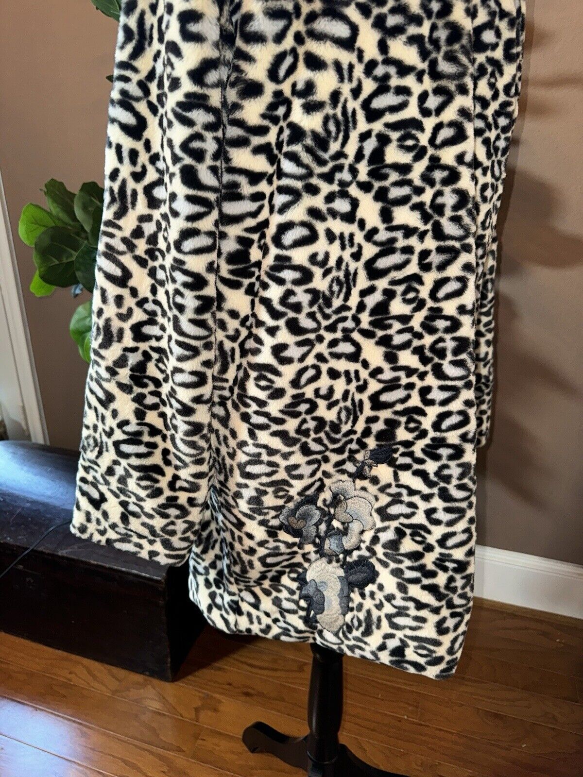 Johnny Was S Soft Blue & White Leopard Faux Fur Coat Jacket Wrap Silk Lining