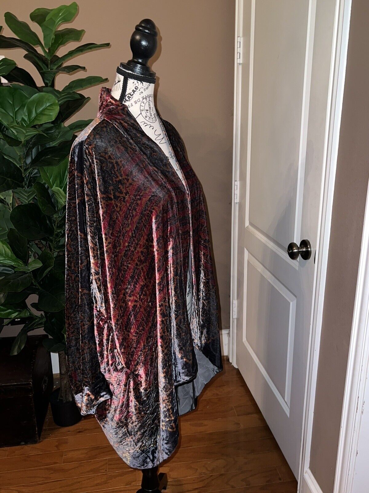 Johnny Was Black & Red Velvet Sz 3X 3XL Kimono Wrap Gorgeous Colors