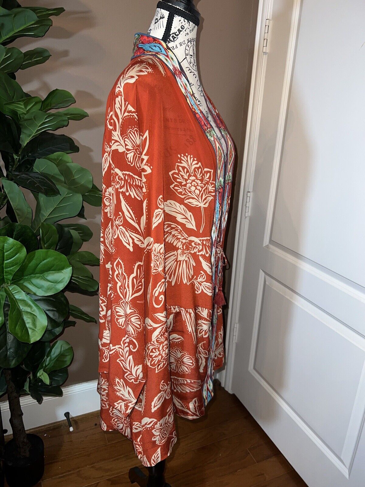 New Johnny Was 100% Silk Kimono XL 1X Embroidered Cinnamon Red W Pockets