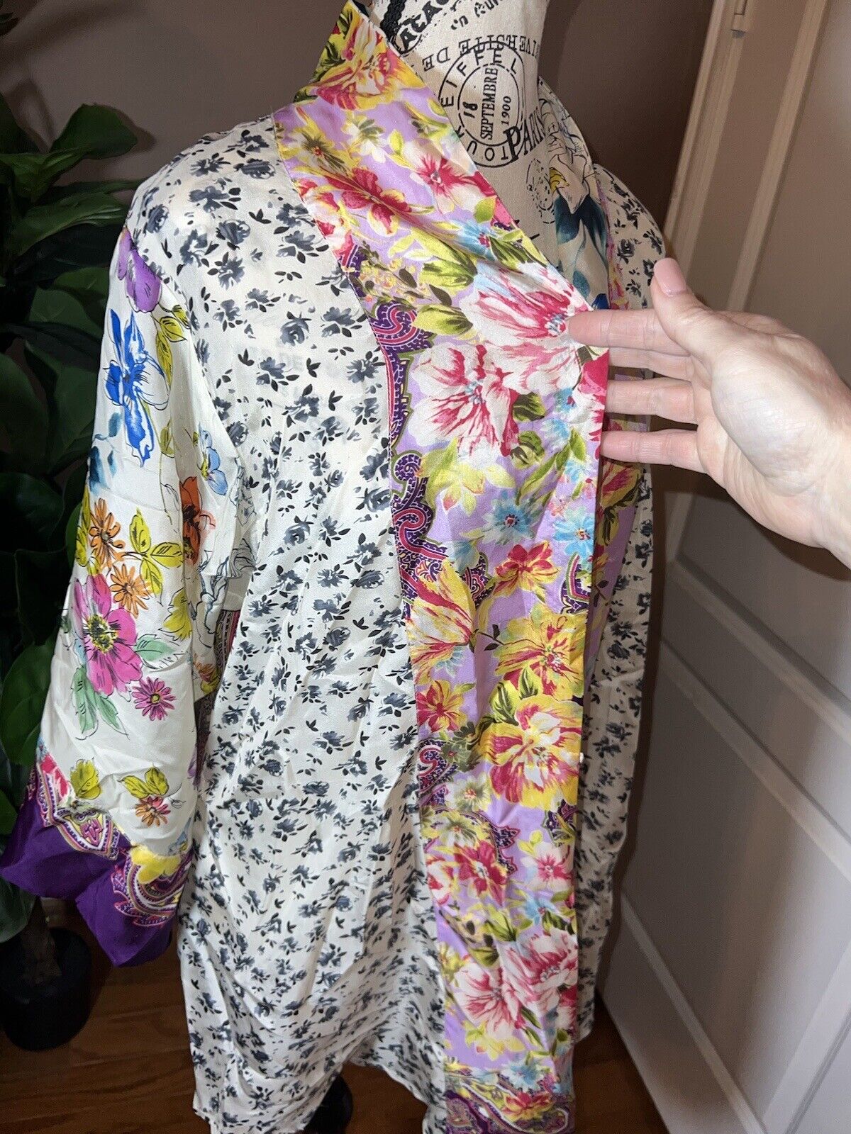 Johnny Was 100% Silk Kimono Wrap Lavender & Purple Trim M Medium Floral SPRING