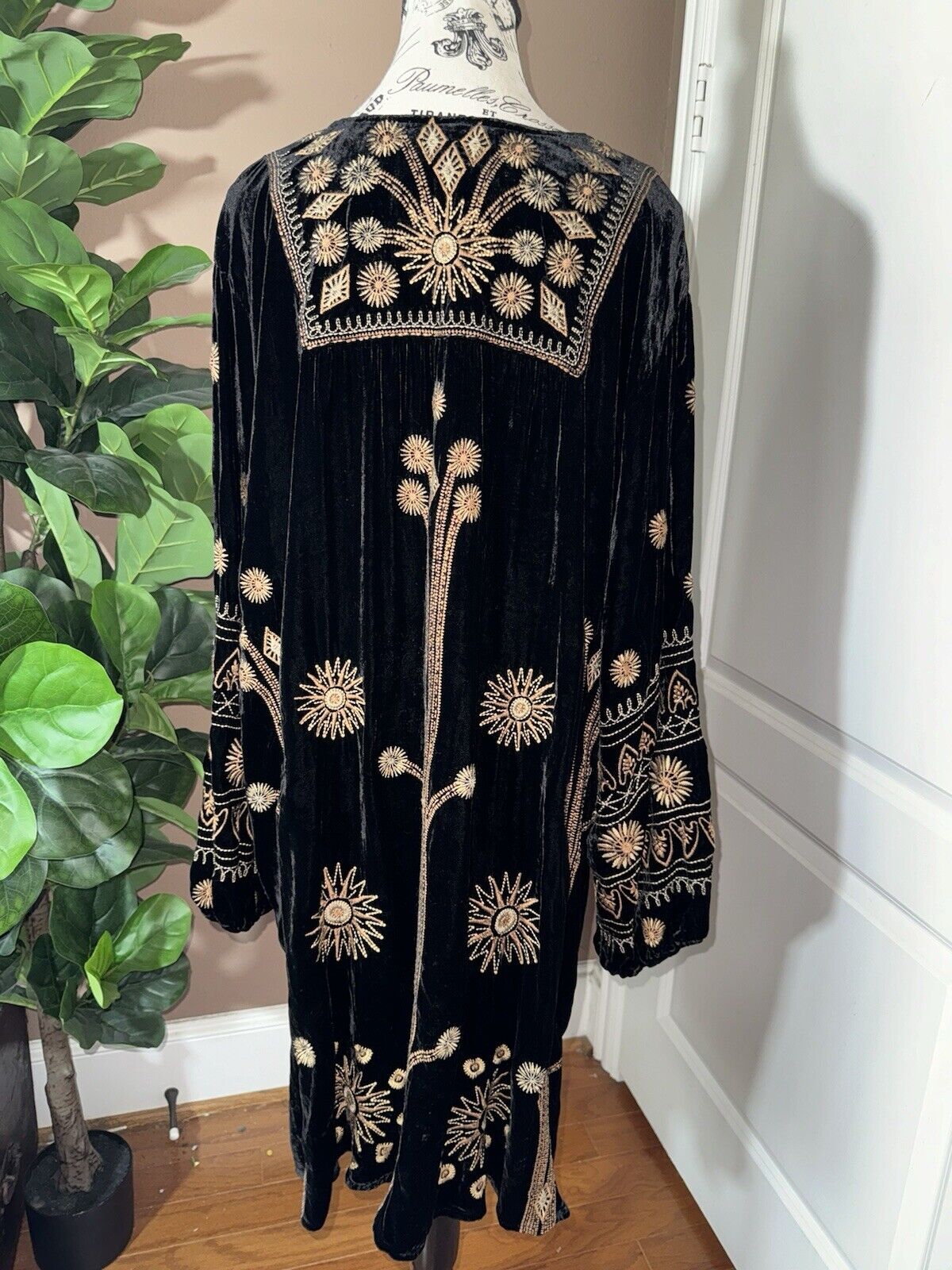 Johnny Was 1X Black & Gold Velvet Shift Mini Dress Or Tunic Top Embroidered