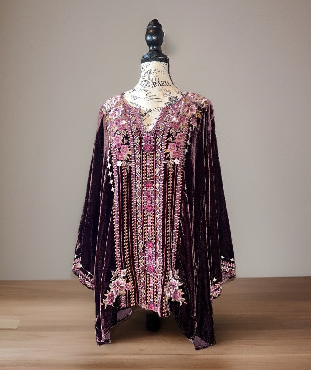 Johnny Was M Medium Purple Velvet Heavily Embroidered Tunic Top Kimono Sleeves Johnny Was