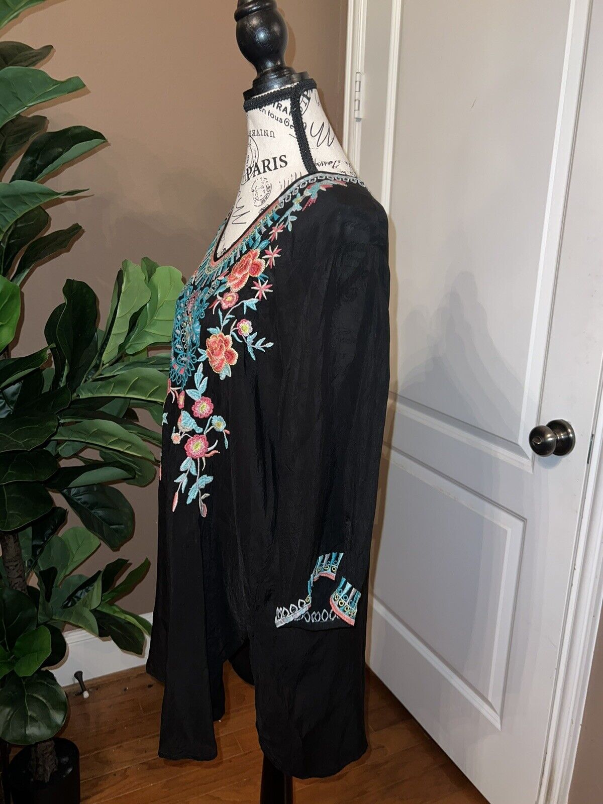 Johnny Was Silky Tunic Top Embroidered Black Sz XL  Kimono Look Blouse