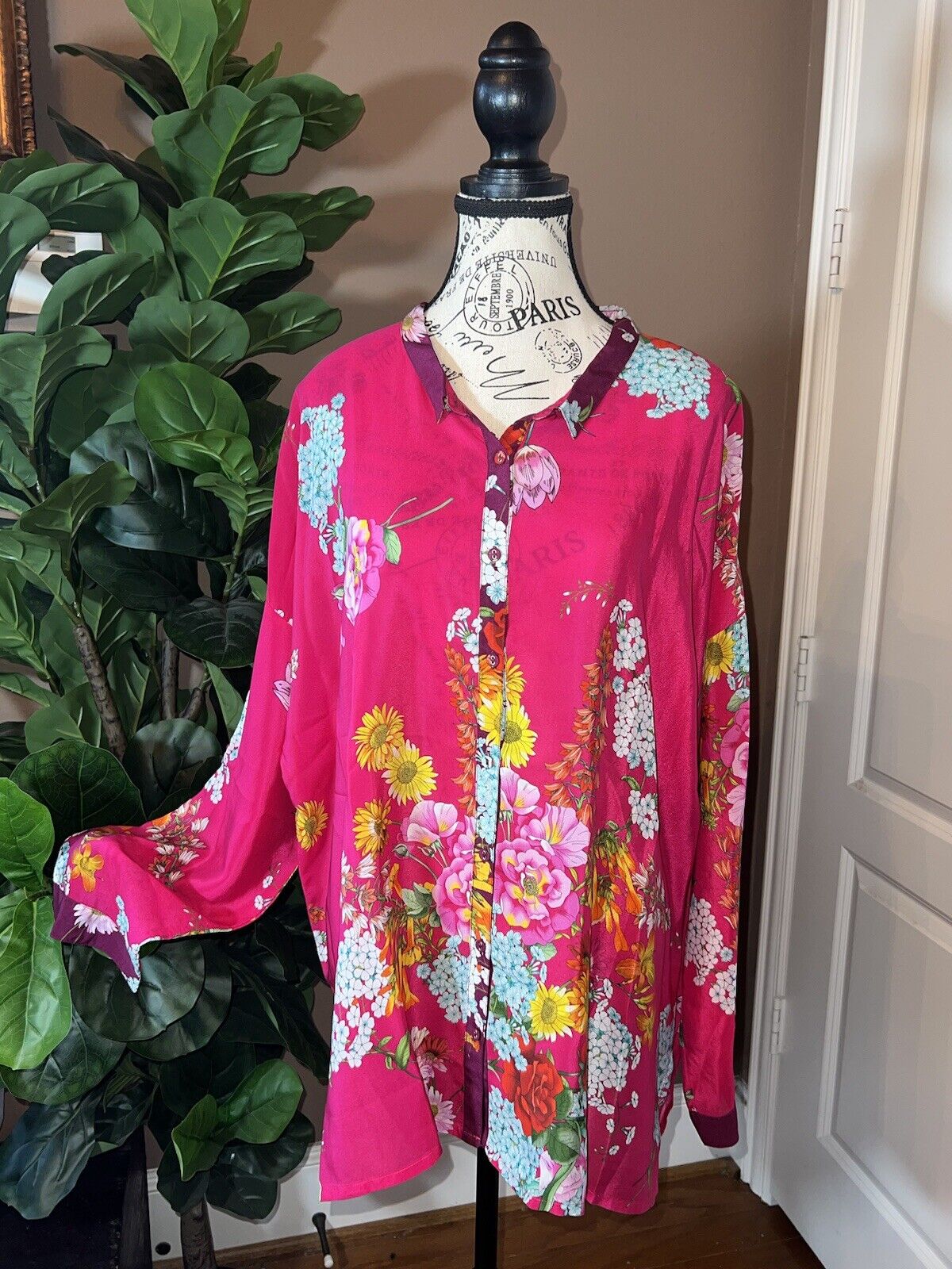 100% Silk Johnny Was Button Up Tunic Top XXL 2X Hot Barbie Pink Floral