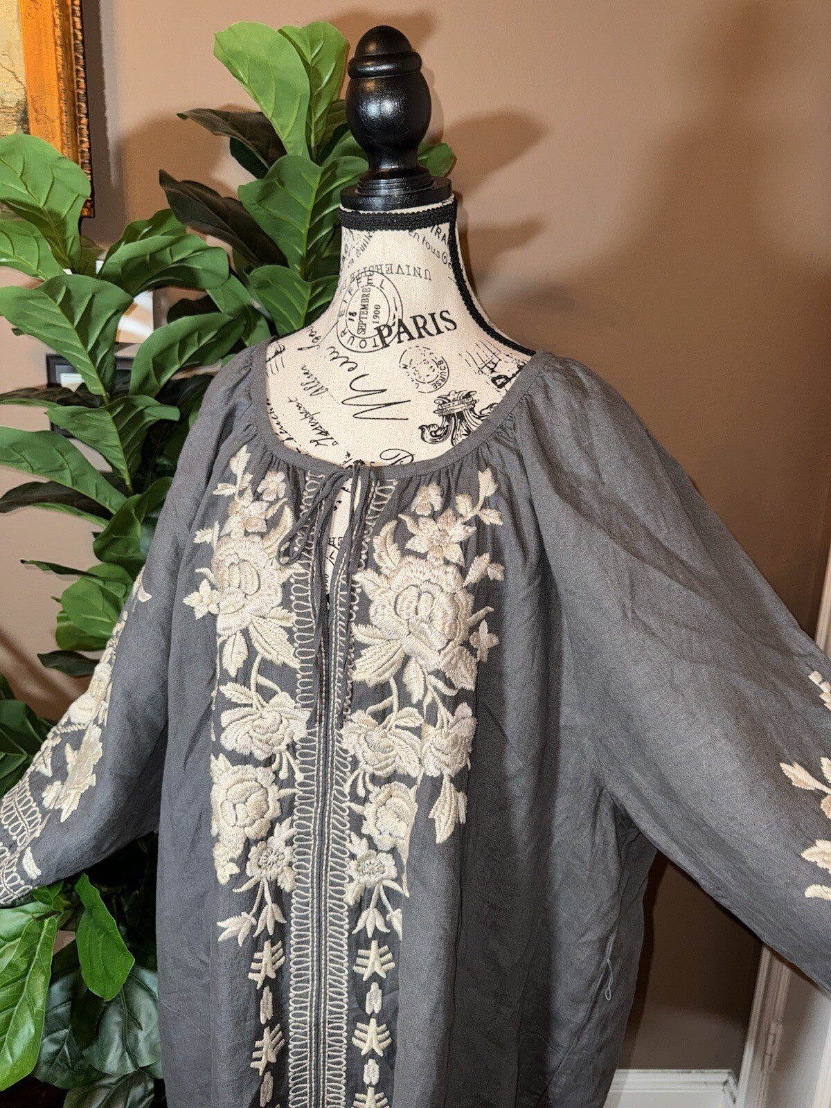 Johnny Was XL Grey Linen Shift Mini Dress Tunic Top Embroidered Cream Flower Johnny Was