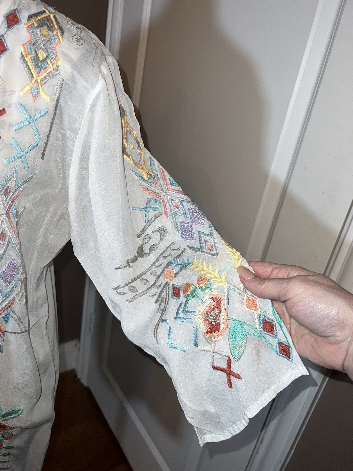 Johnny Was L Silky White Button Up Cool Embroidered Peasant Blouse Top Tunic Johnny Was