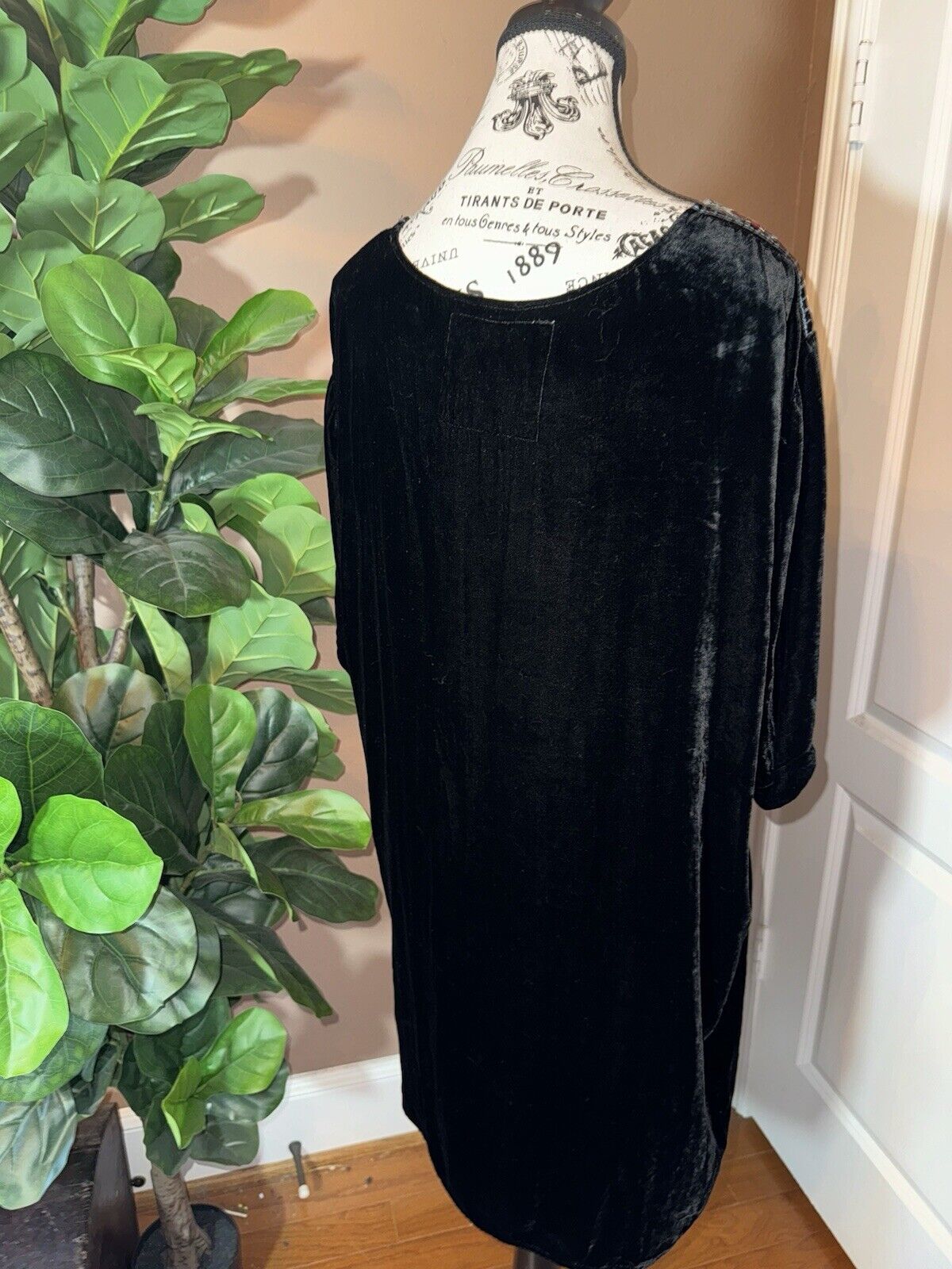 Johnny Was 3X 3XL XXXL Black Velvet Heavily Embroidered Tunic Top Mini Dress