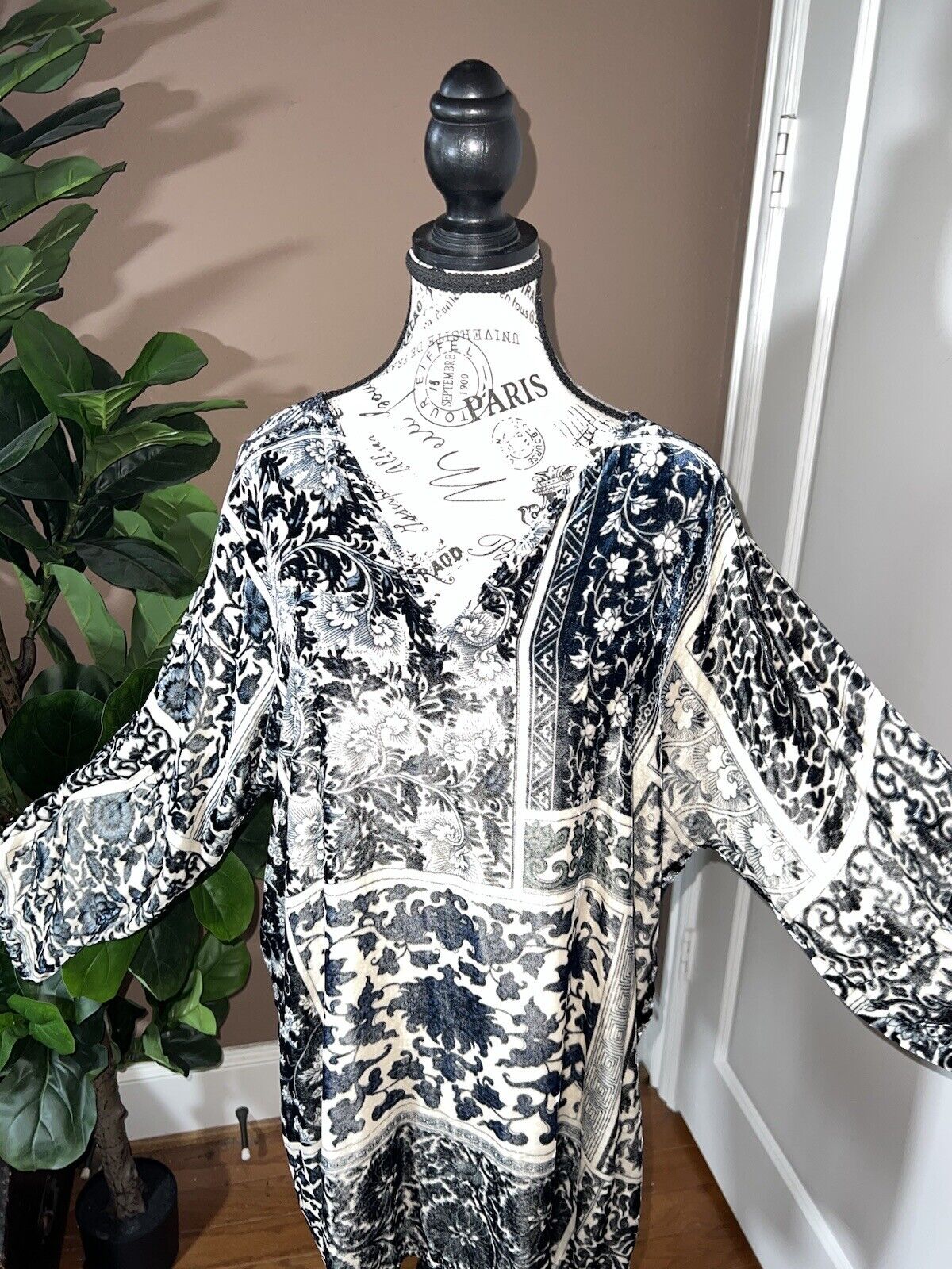 Johnny Was Sz XL Blue & White Velvet Tunic Top Mini Dress Long Kimono Sleeve