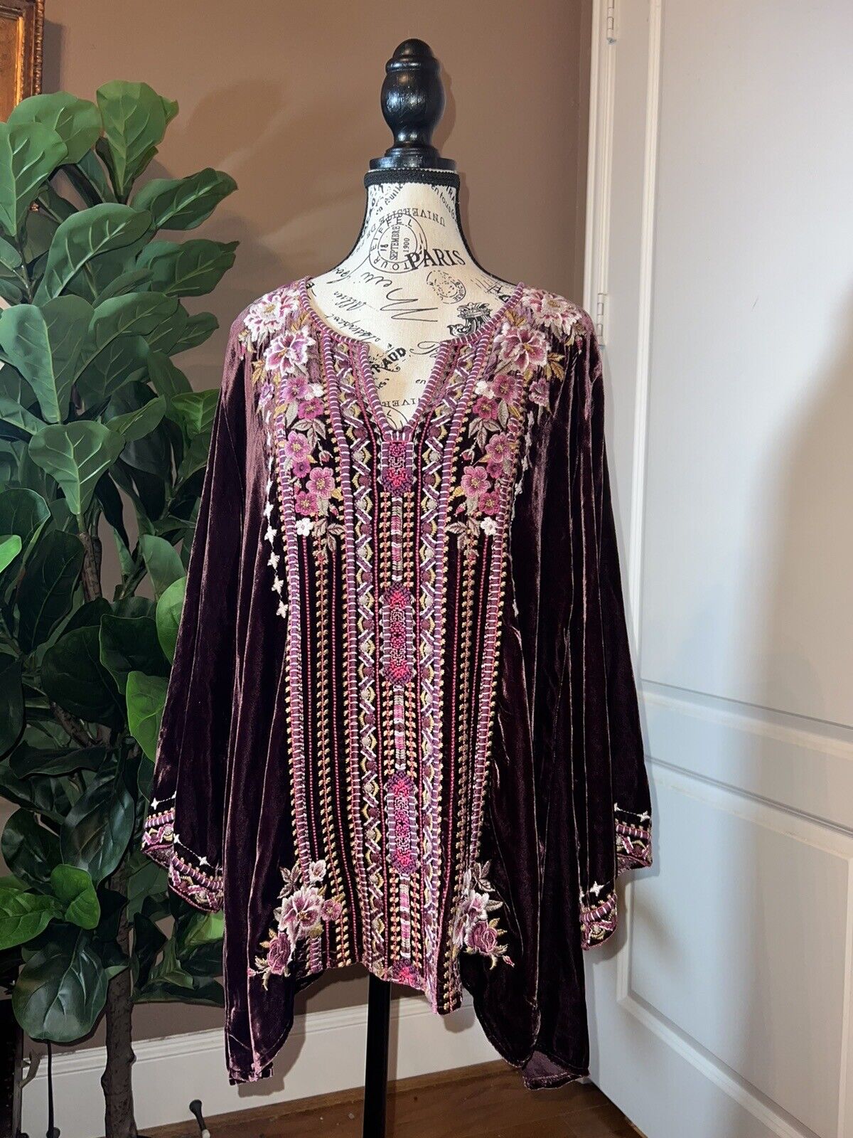 Johnny Was M Medium Purple Velvet Heavily Embroidered Tunic Top Kimono Sleeves