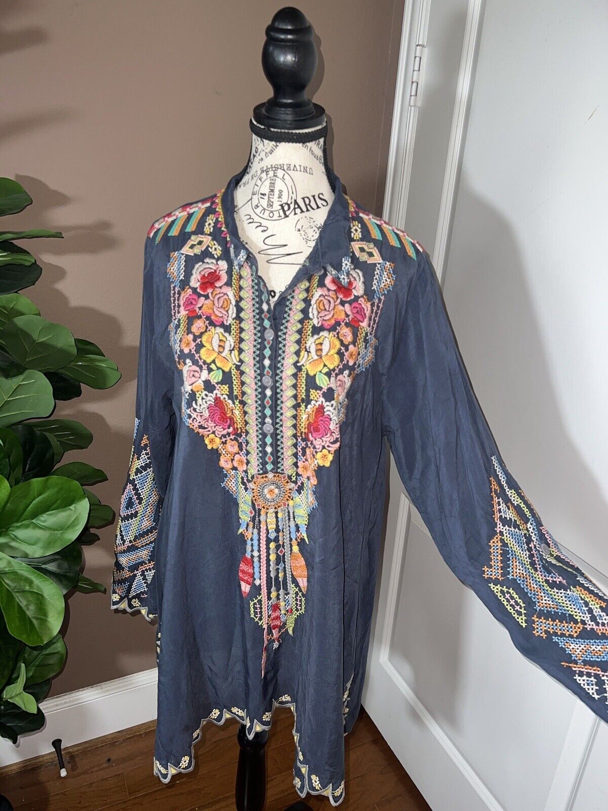 Johnny Was Sz L Large Heavily Embroidered Silky Navy Tunic Top Kimono Sleeve