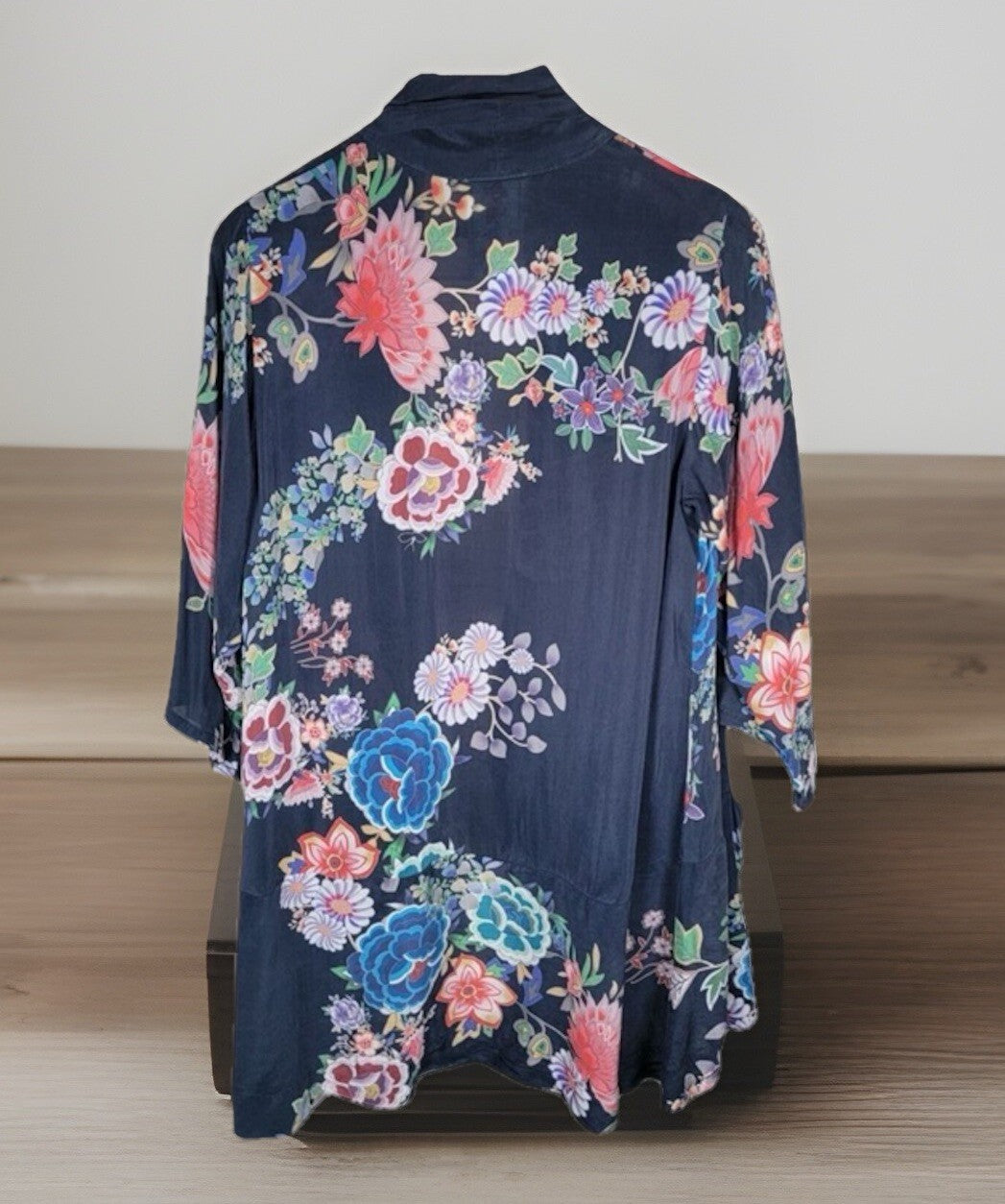 Johnny Was M Silky Kimono Top BOHO Lightweight Cool Florals Jacket Cardigan READ Johnny Was