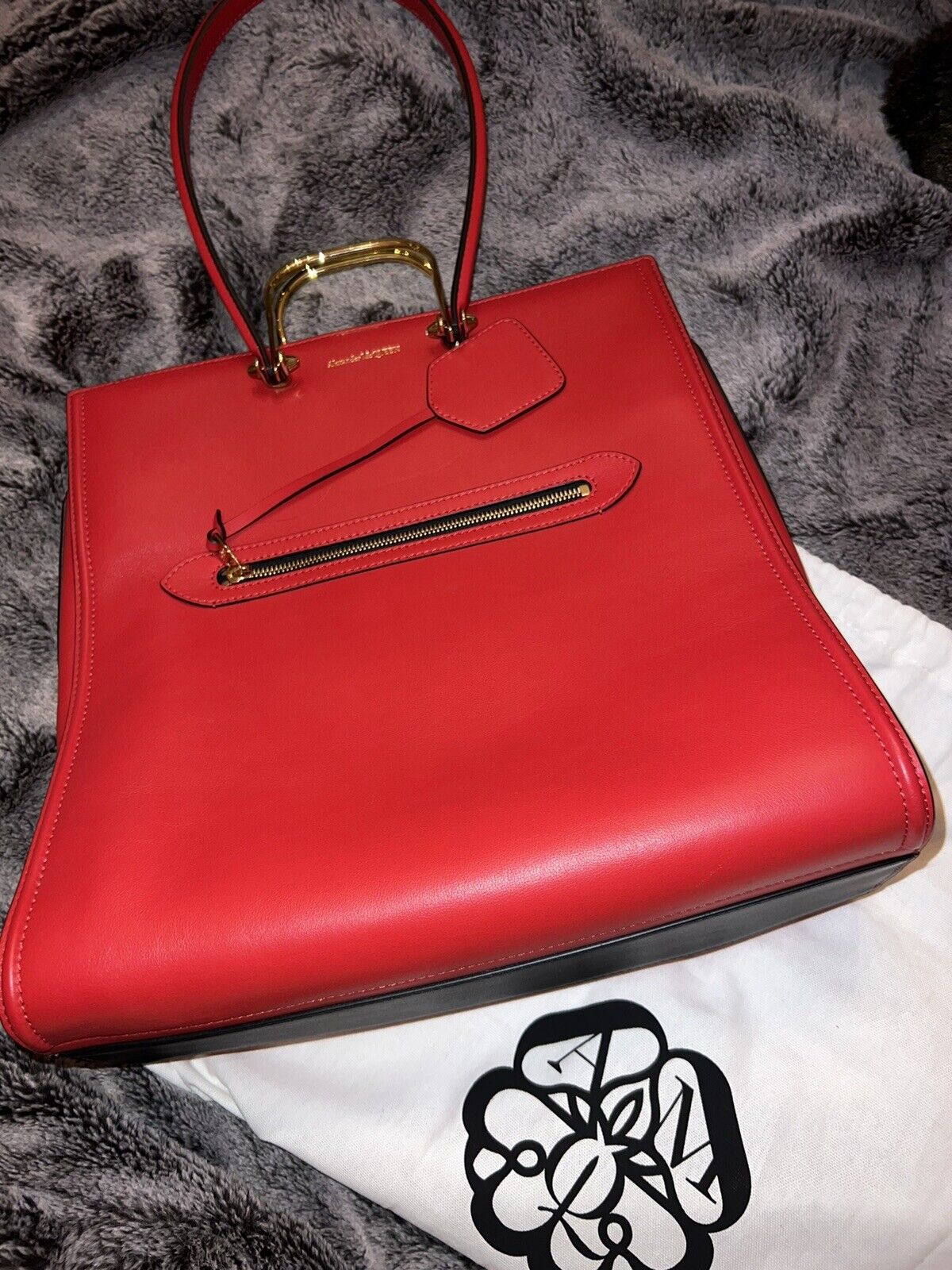 Alexander McQueen Red Leather Tall Story Bag/Tote Authenticated Retail $2590 WOW