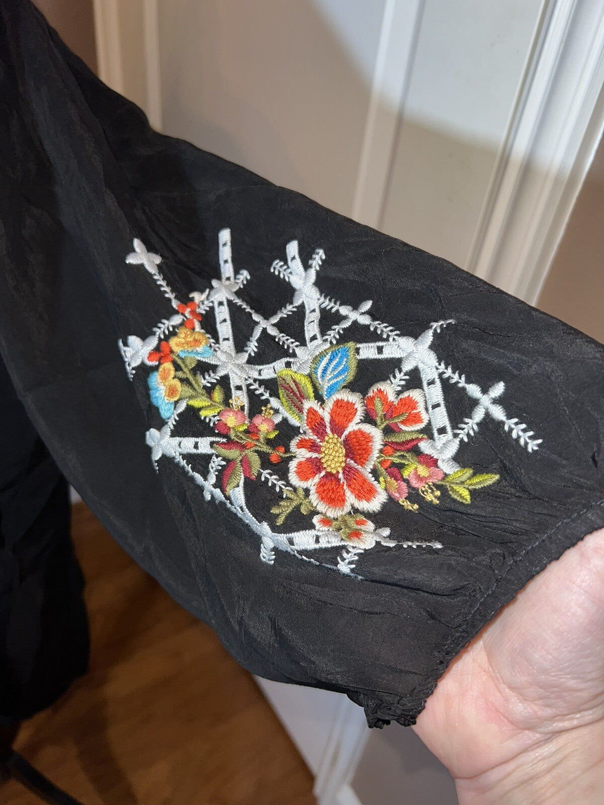 Johnny Was 2X Plus Black Tunic Top Silky Blouse Shirt Embroidered Lightweight Johnny Was