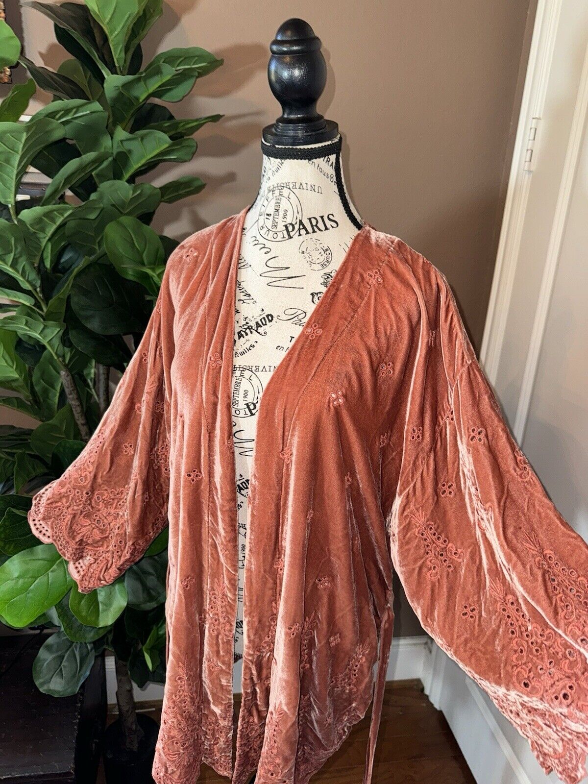 Johnny Was Medium Coral Velvet Kimono 22” PTP Eyelet Embroidery Wrap Top NWO