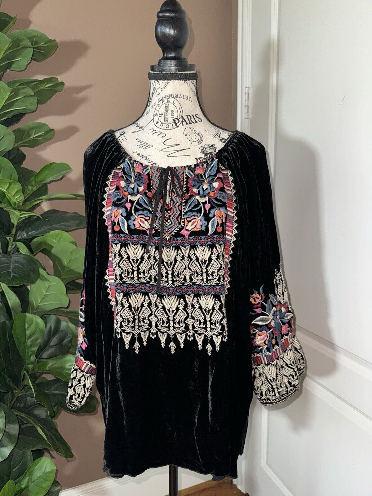 Johnny Was Black Velvet Heavily Embroidered Tunic Top XL 1X Peasant Blouse