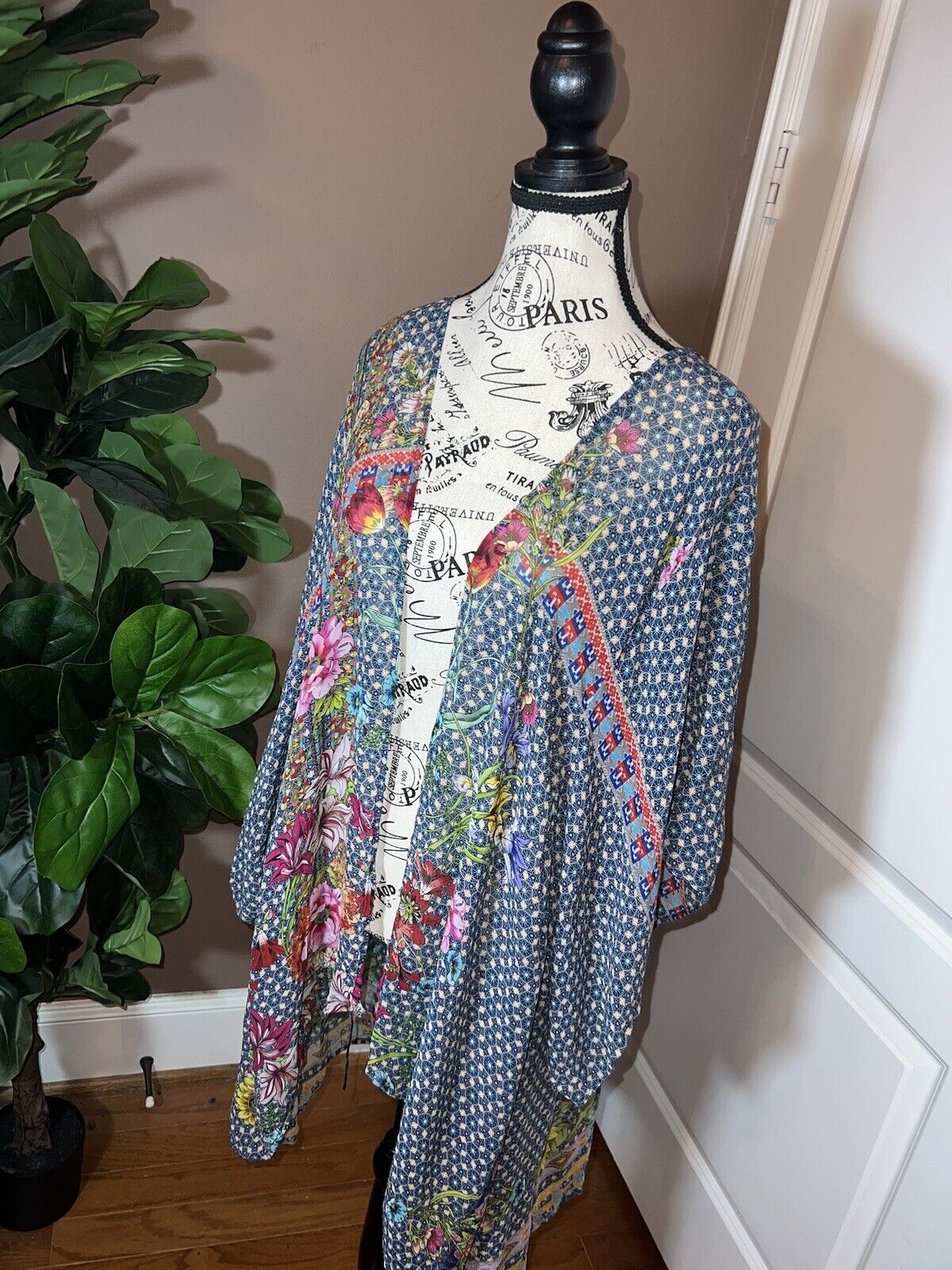 Johnny Was 100% Silk Navy Floral Kimono Wrap Cover Up Top Blouse Sz XL 1X 1XL