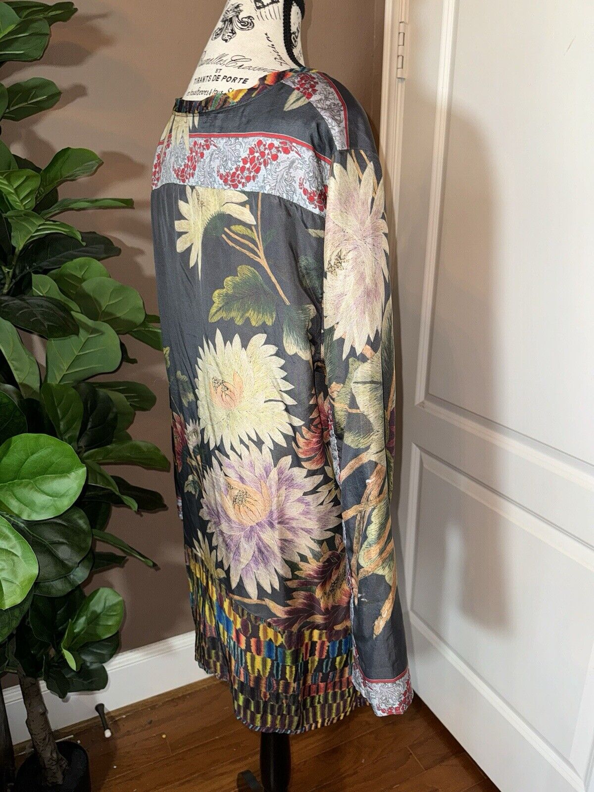 New Johnny Was Sz L Large 100% Silk Blouse Top Tunic Jewel Tones Dahlias