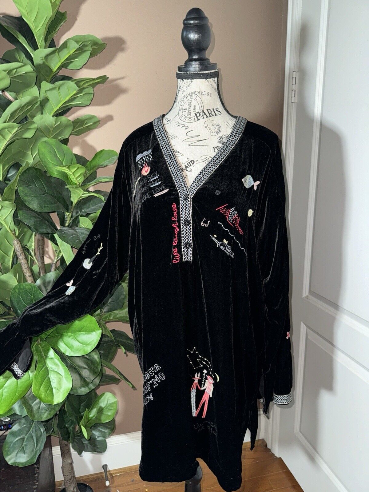 Johnny Was XL Black Velvet Heavily Embroidered Tunic Top Peasant  1X 1XL