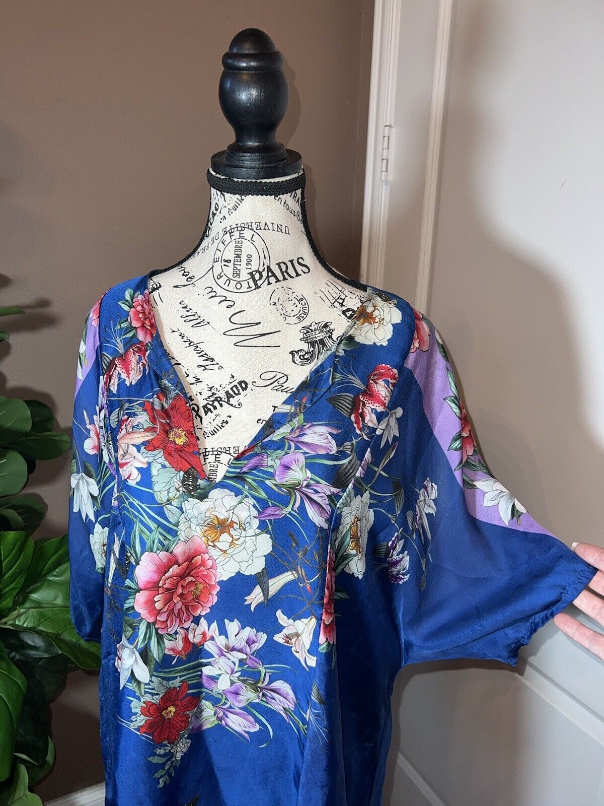 Johnny Was 100% Silk Tunic Top With Flowers & Butterflies Sz L Large Floral Blue