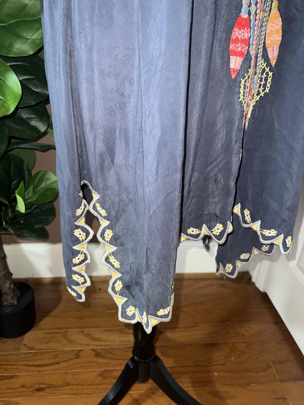 Johnny Was Sz L Large Heavily Embroidered Silky Navy Tunic Top Kimono Sleeve