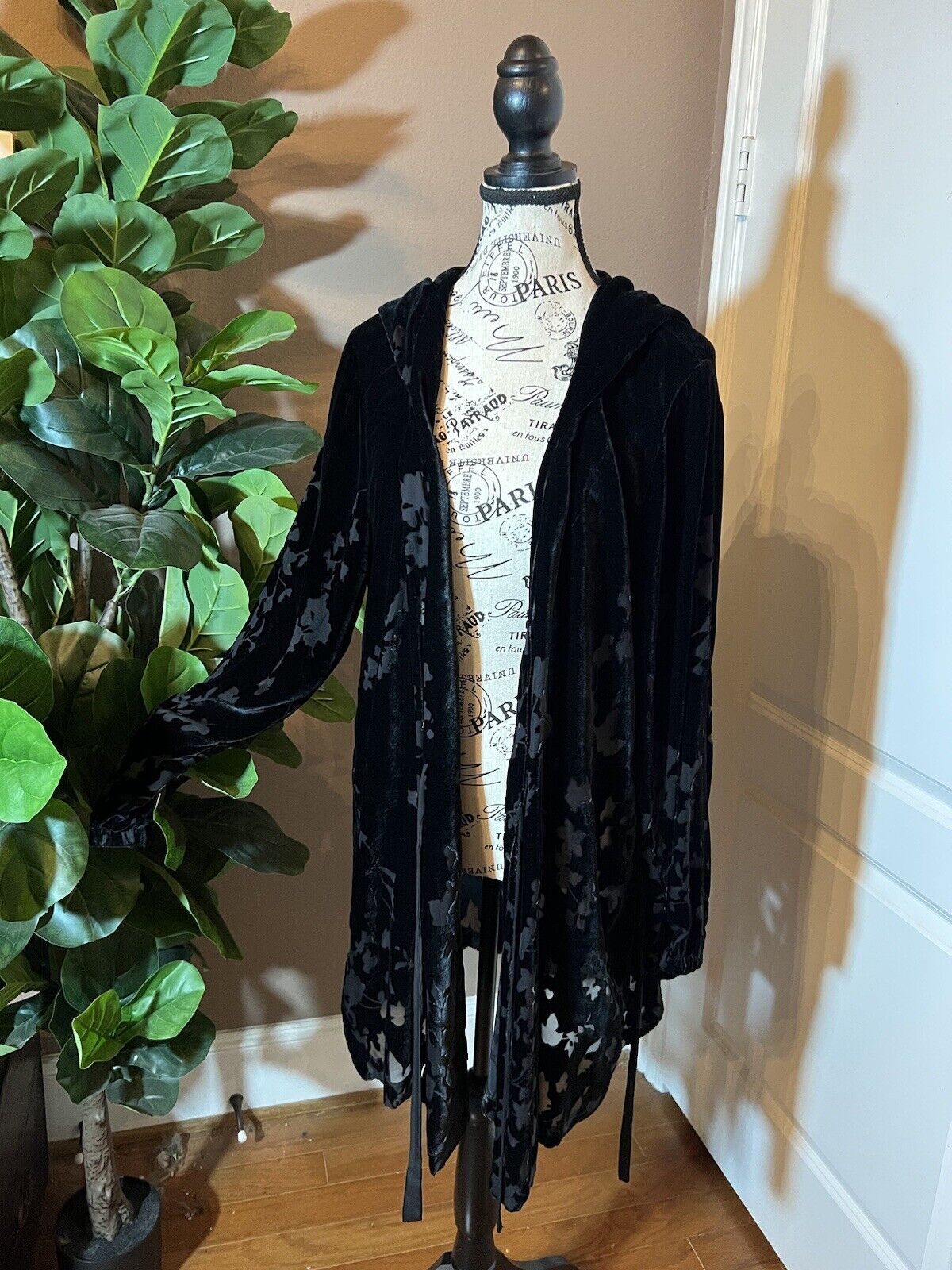 Johnny Was Black Burnout Velvet Sz L Large Luxurious Wrap Kimono Hoodie