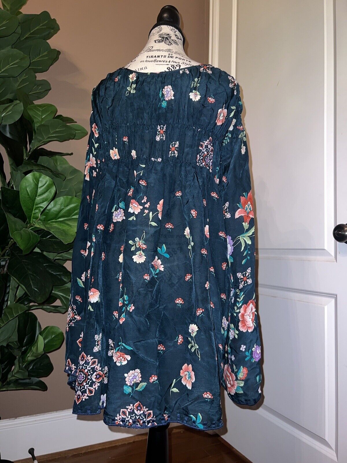 Johnny Was Silky Navy Floral Gathered Tunic Top With Tassels Sz XL 1X 1XL