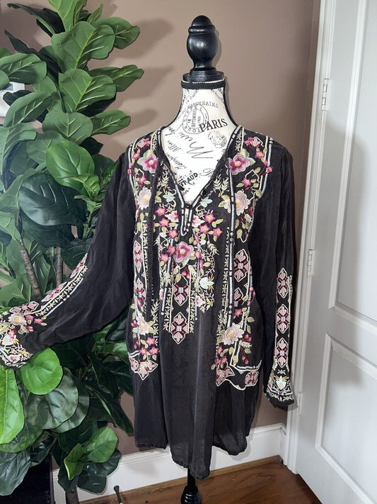 Johnny Was XL Beautiful Embroidered Dark Brown Peasant Tunic Top Silky Flowers