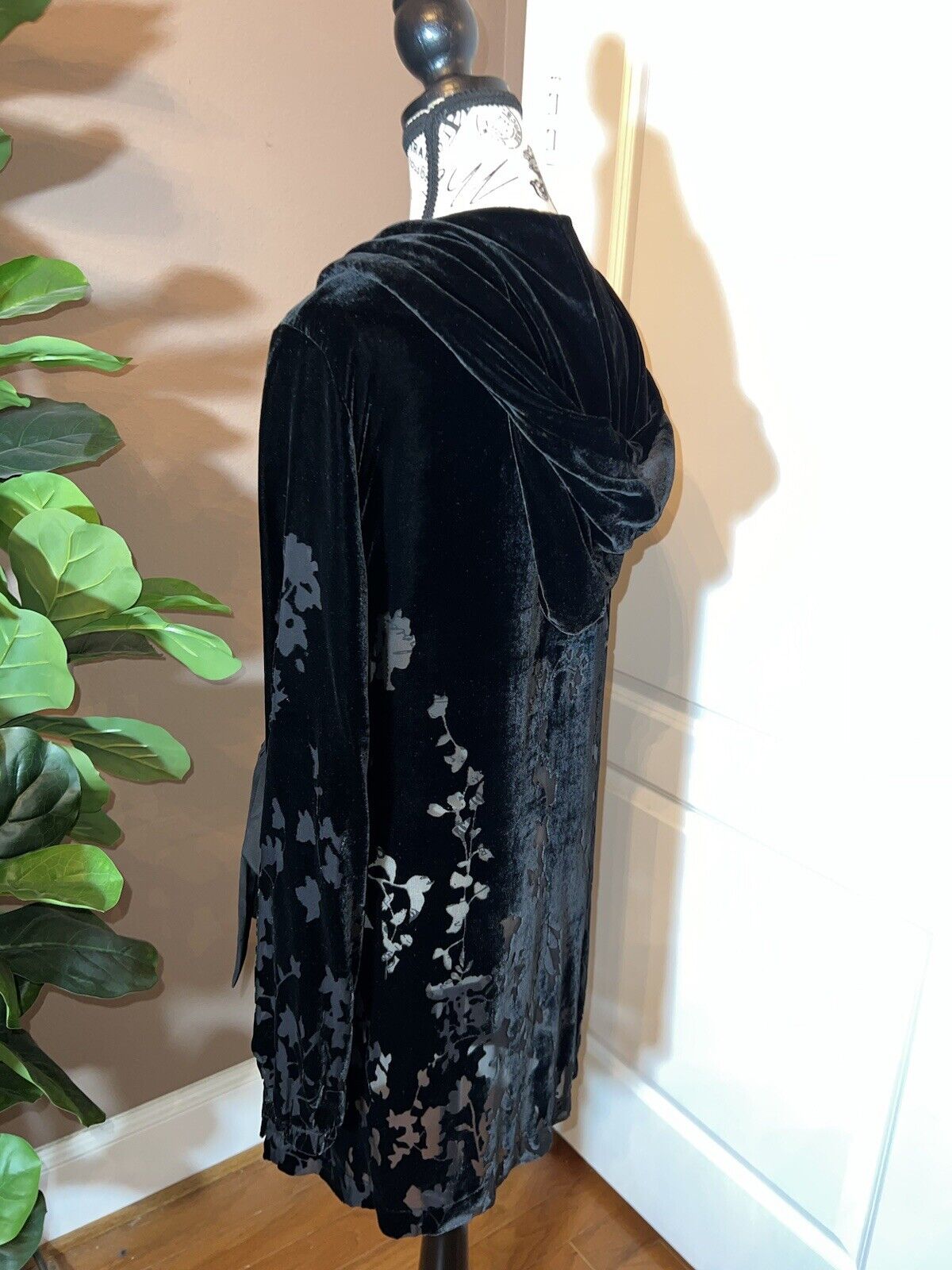 Johnny Was Black Burnout Velvet Sz L Large Luxurious Wrap Kimono Hoodie