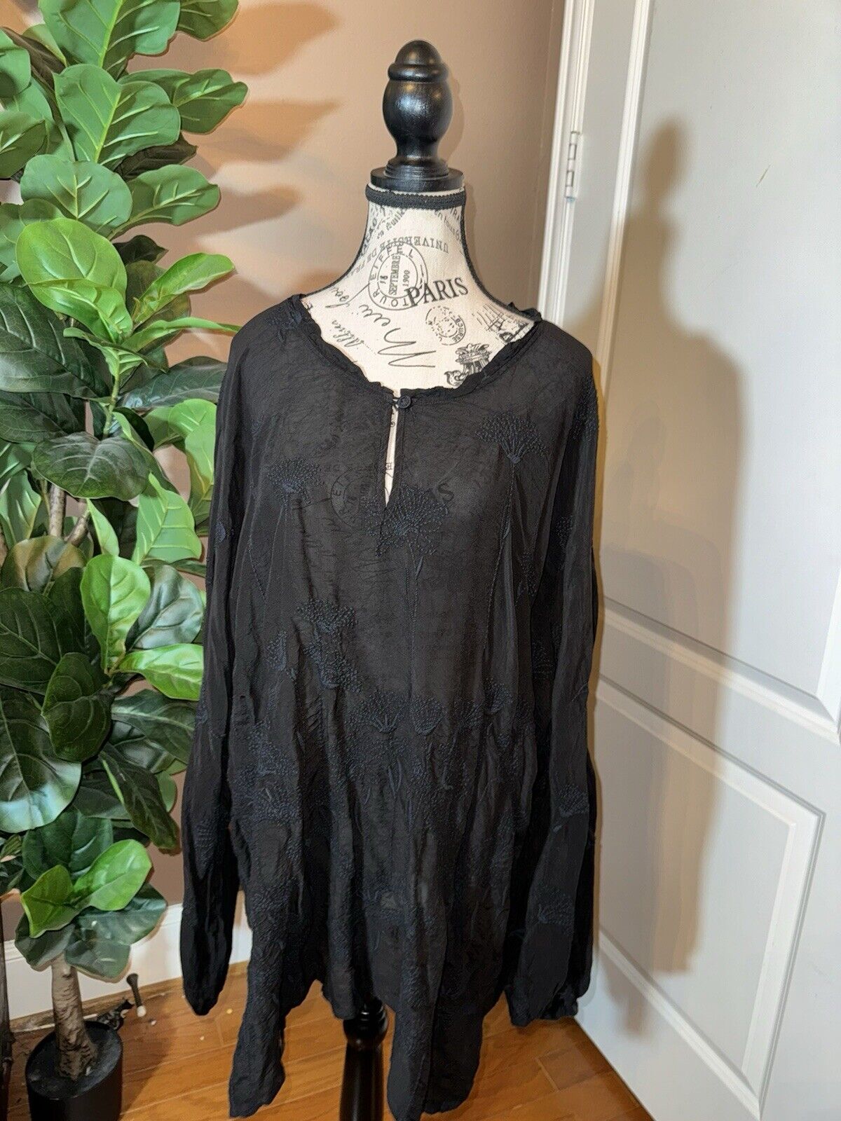 Johnny Was 3x 3XL Tunic Top Black Silky Tunic Top Embroidered Peasant Blouse