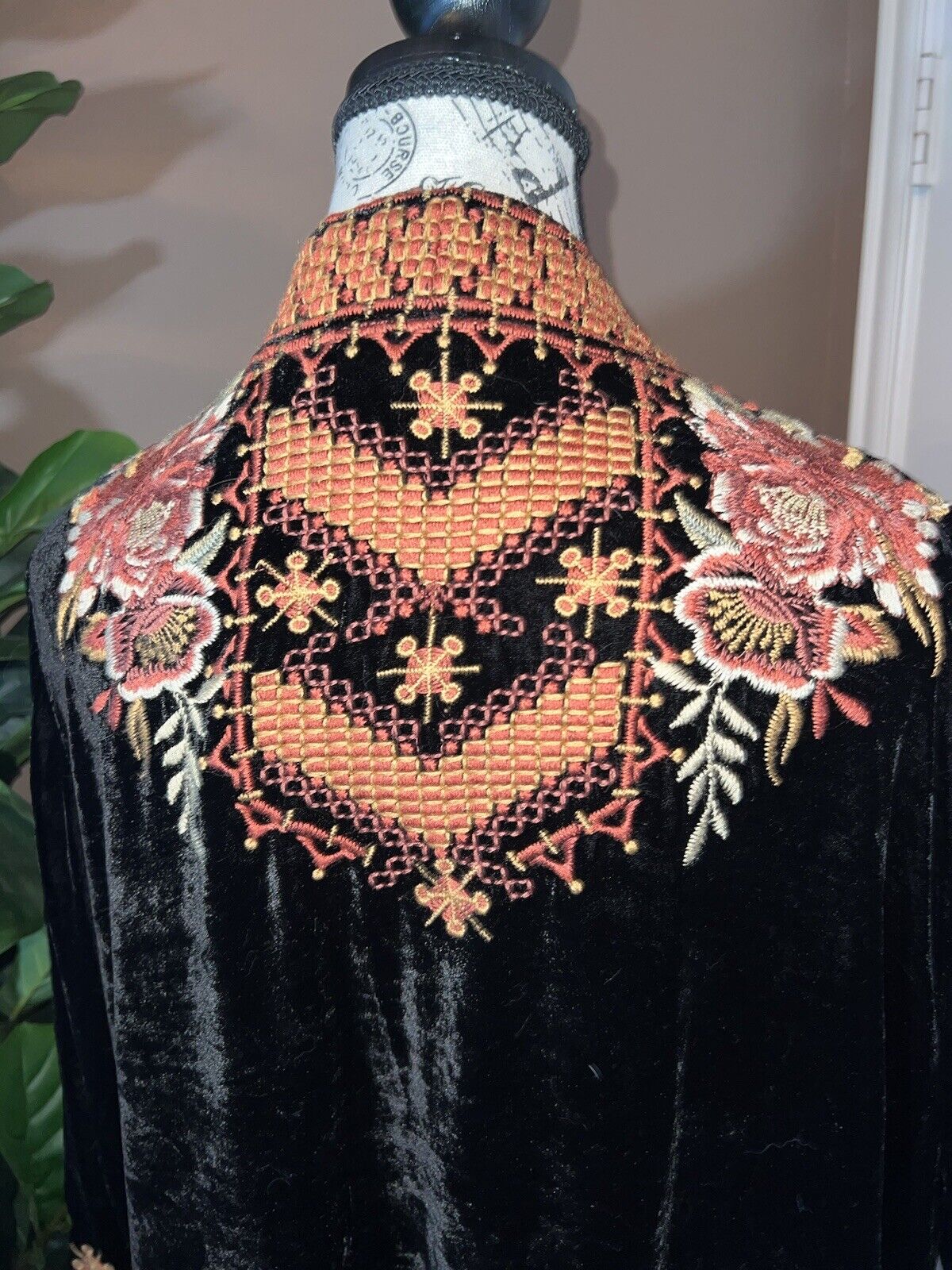 Johnny Was Black Velvet Embroidered Kimono Wrap Sz 1XL 1X XL Floral STUNNING