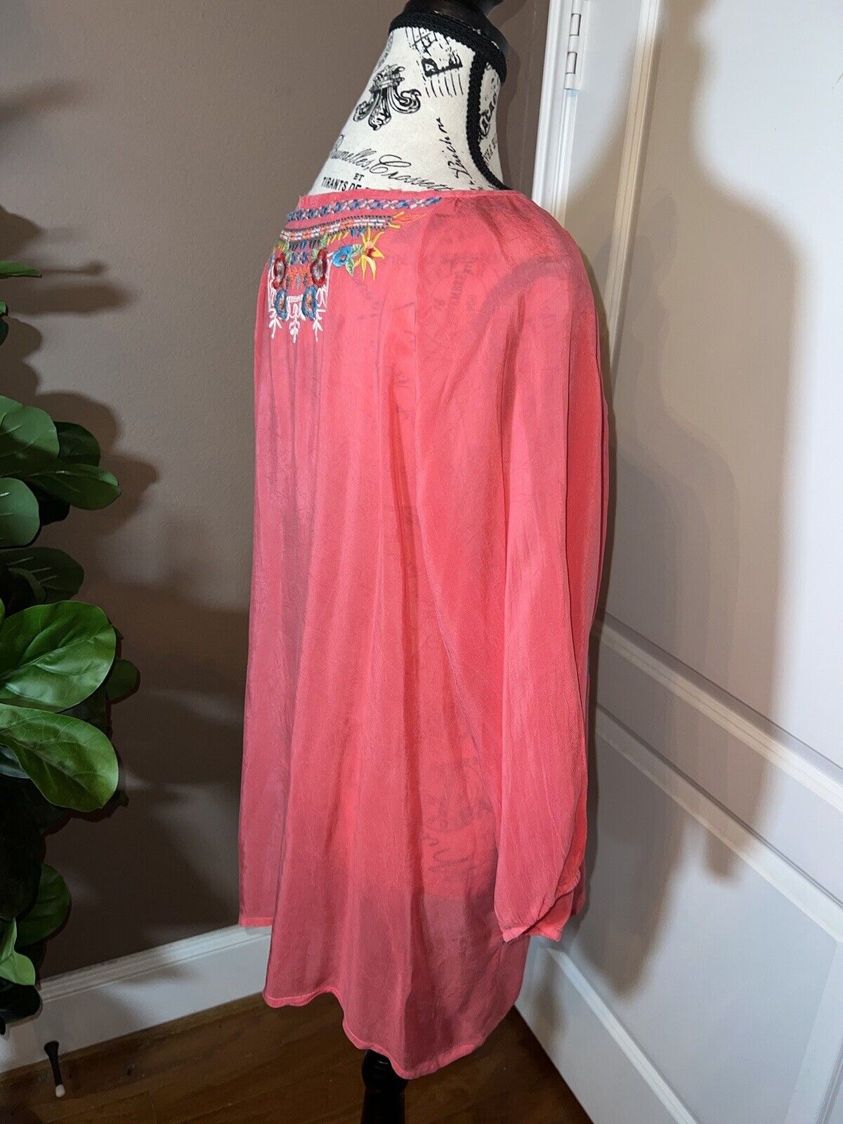 Johnny Was Sz XL Silky Soft Barbie Hot Pink Tunic Top Floral Embroidery SPRING