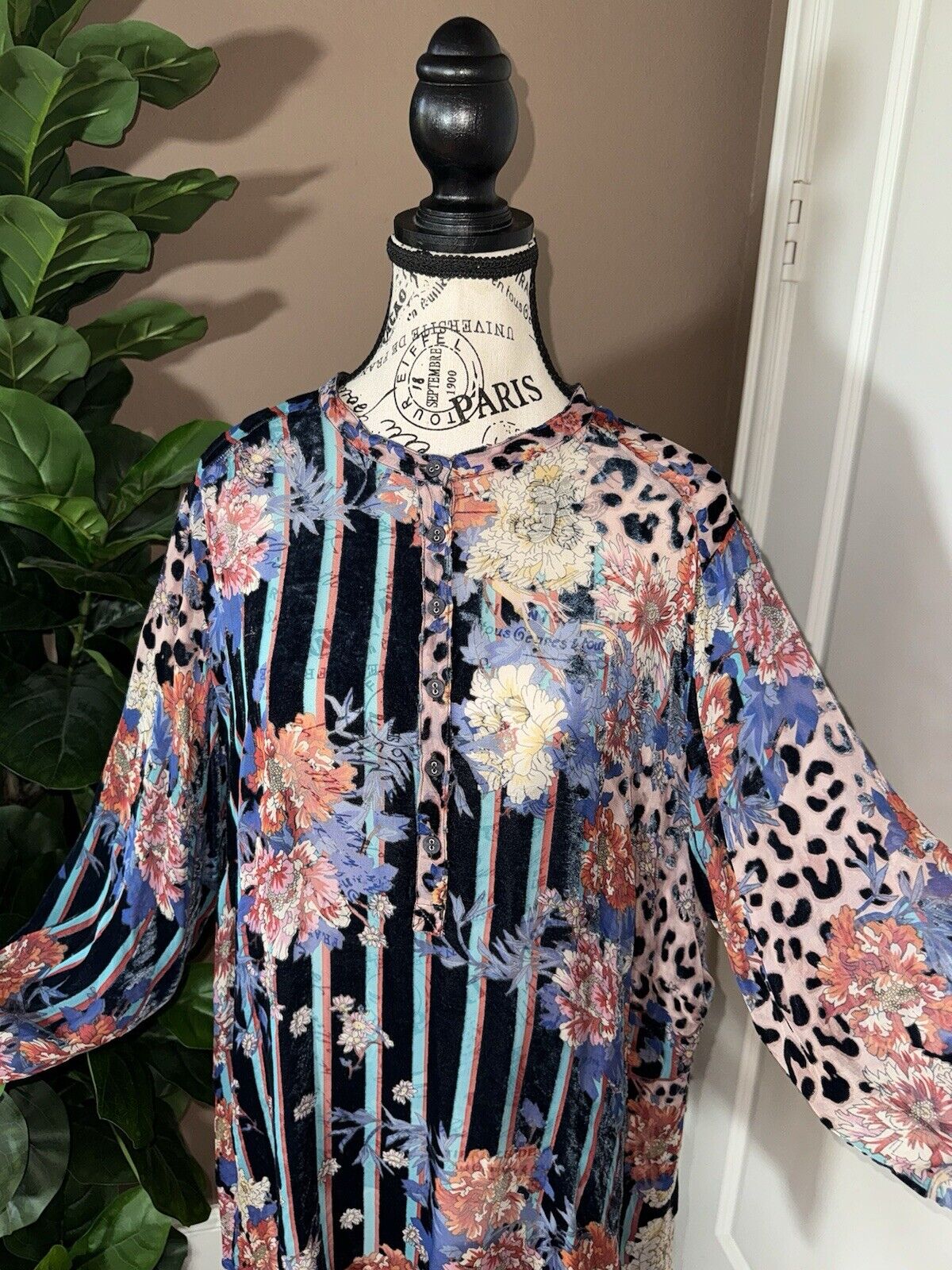 Johnny Was 1X XL Burnout Silk & Blue Velvet Floral Animal Print Tunic Top