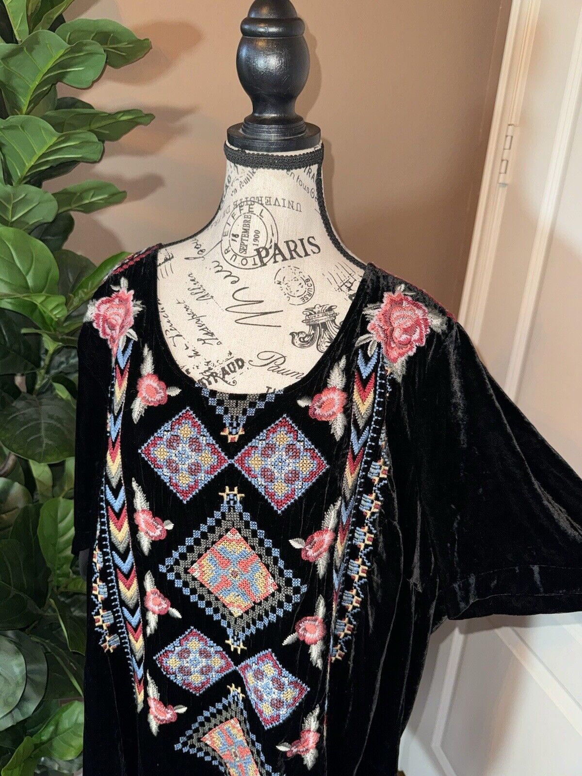 Johnny Was 3X 3XL XXXL Black Velvet Heavily Embroidered Tunic Top Mini Dress