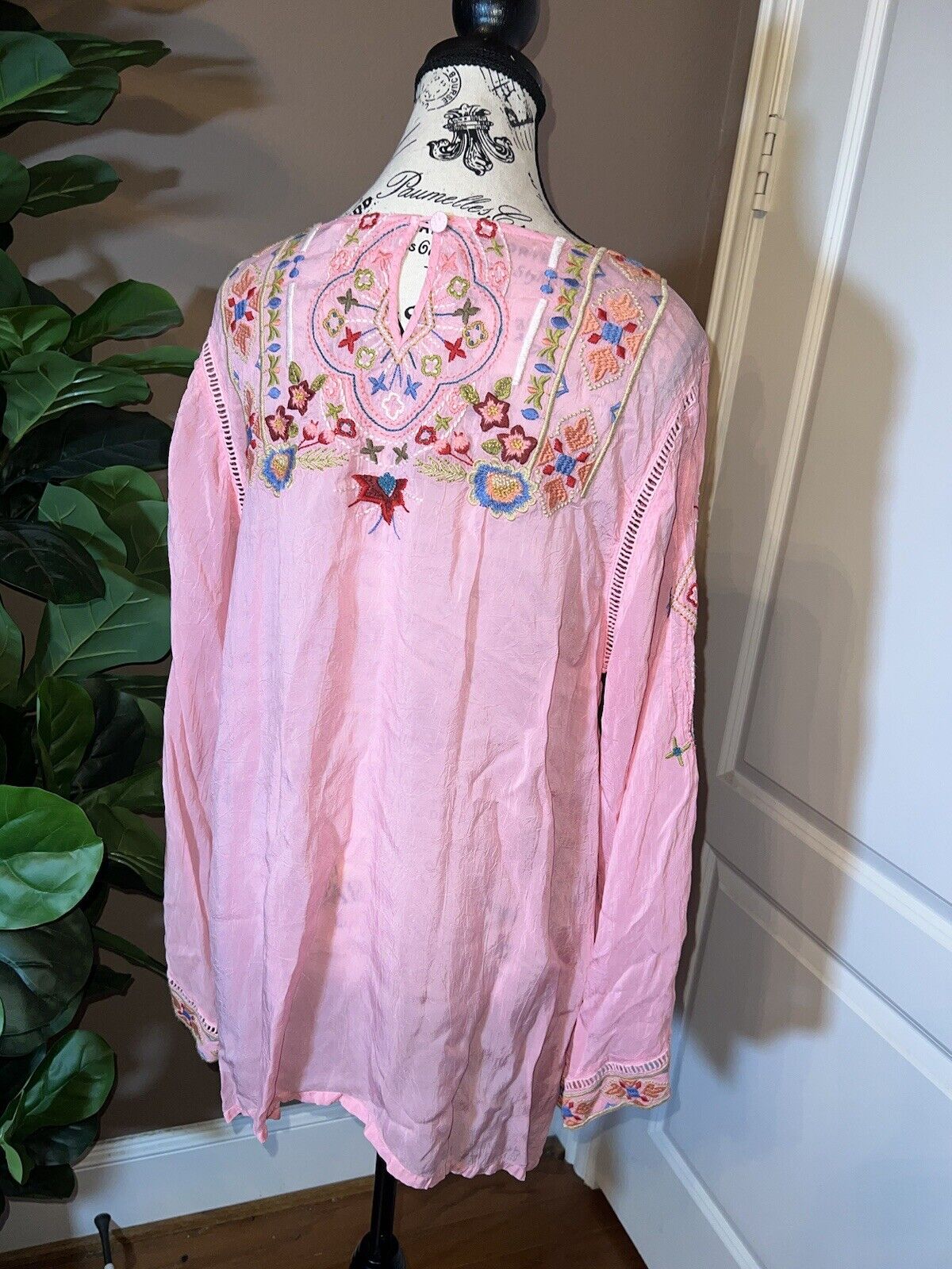 Johnny Was Silky Pink Sz L Large Tunic Top Embroidered Kimono Sleeves