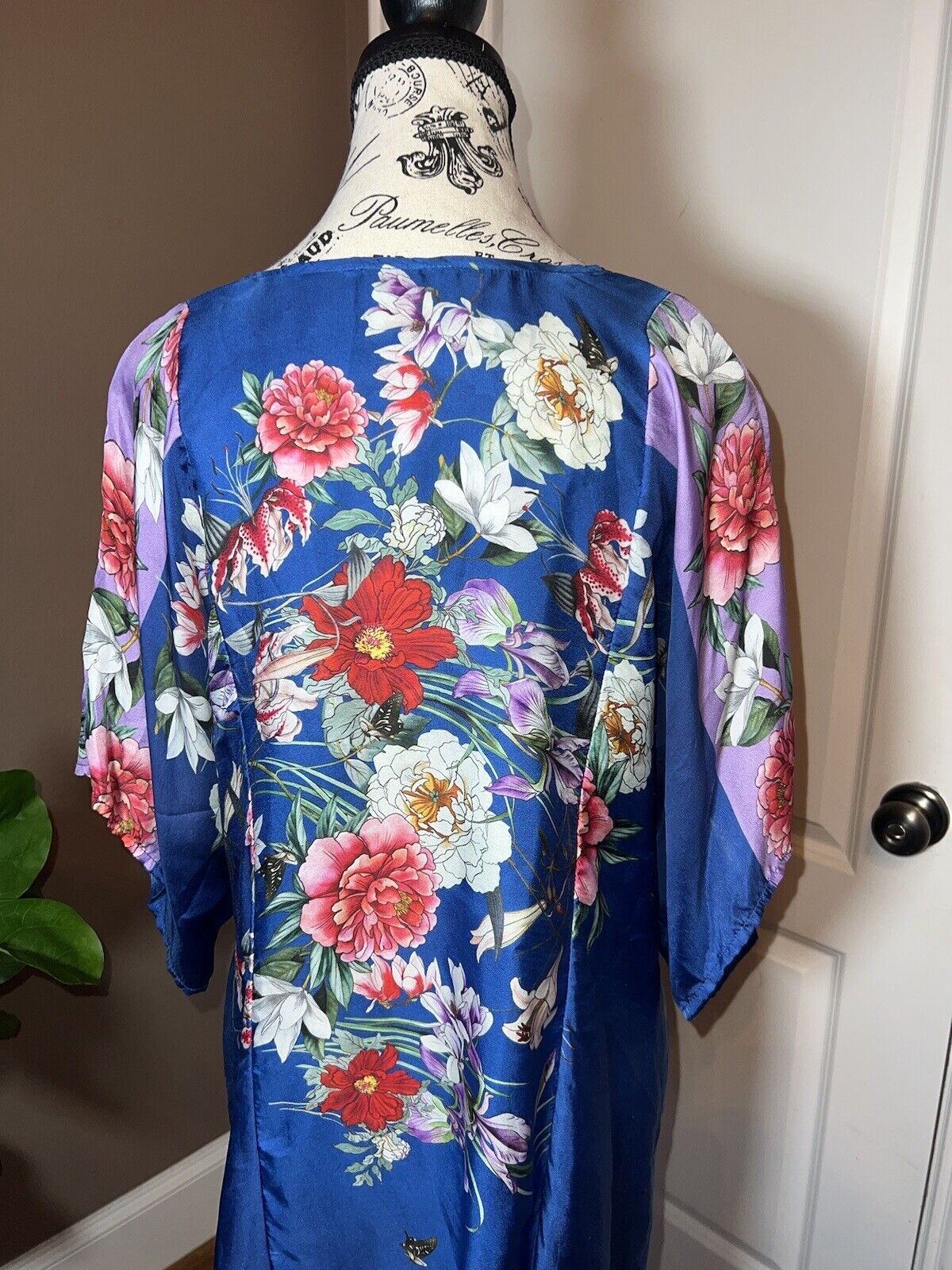 Johnny Was 100% Silk Tunic Top With Flowers & Butterflies Sz L Large Floral Blue