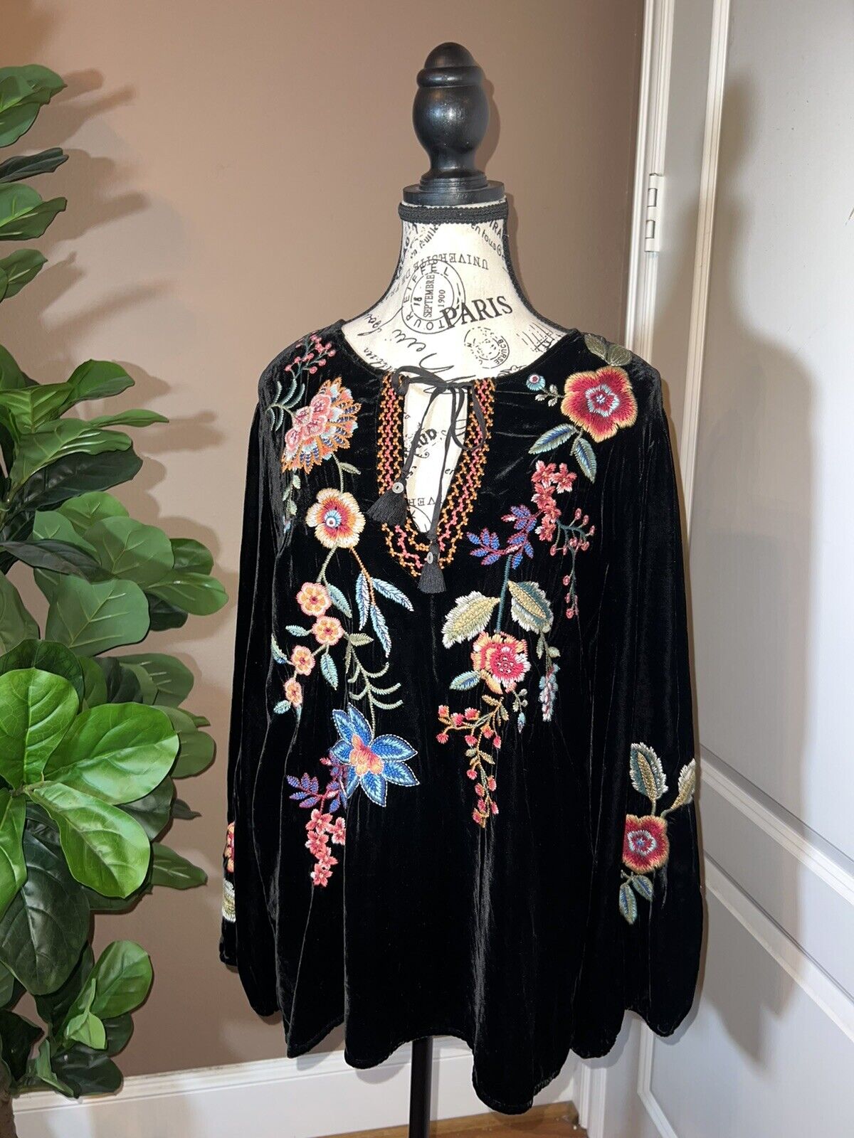 Johnny Was Black Velvet Heavily Embroidered Tunic Top XL Peasant