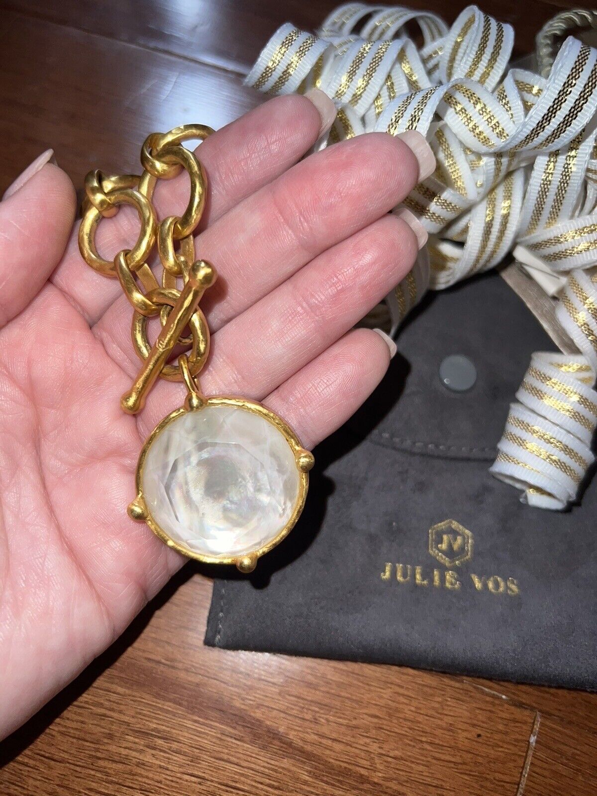 NEW Julie Vos IridescentWhite Statement Toggle Link Necklace Pendant Bee 19”NWOT