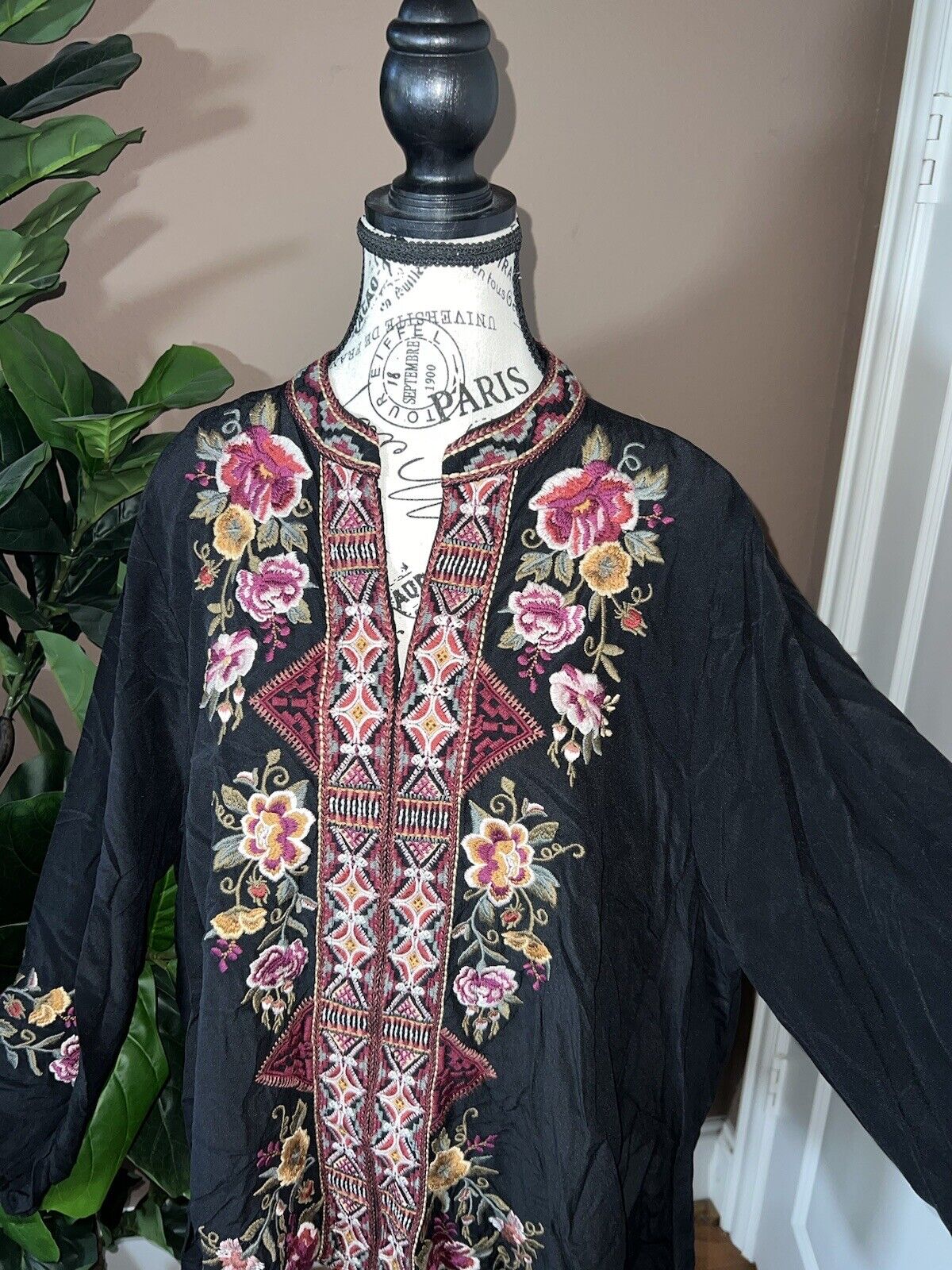 100% Silk Johnny Was Black Tunic Top XL 1X Kimono Embroidered Floral