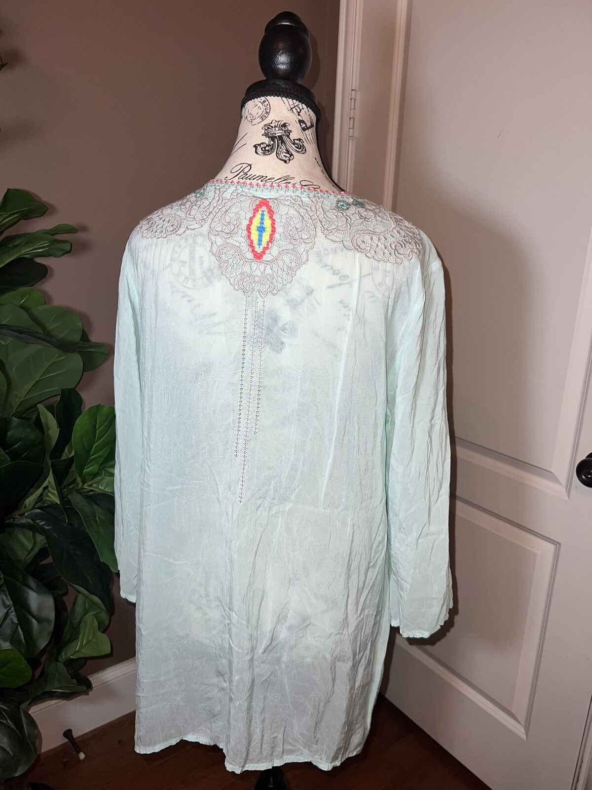 Johnny Was XL Baby Blue Tunic Top Cool Lightweight Silky Soft BOHO Embroidery Johnny Was
