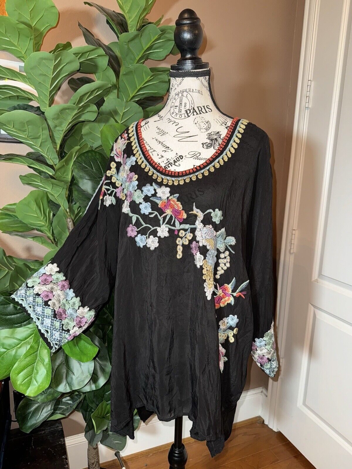 Johnny Was 3X 3XL Black Tunic Top Embroidered Peasant Blouse Floral Shirt