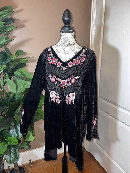 Johnny Was Black Velvet Heavily Embroidered Tunic Top Long Sleeve Sz XL 1XL 1X