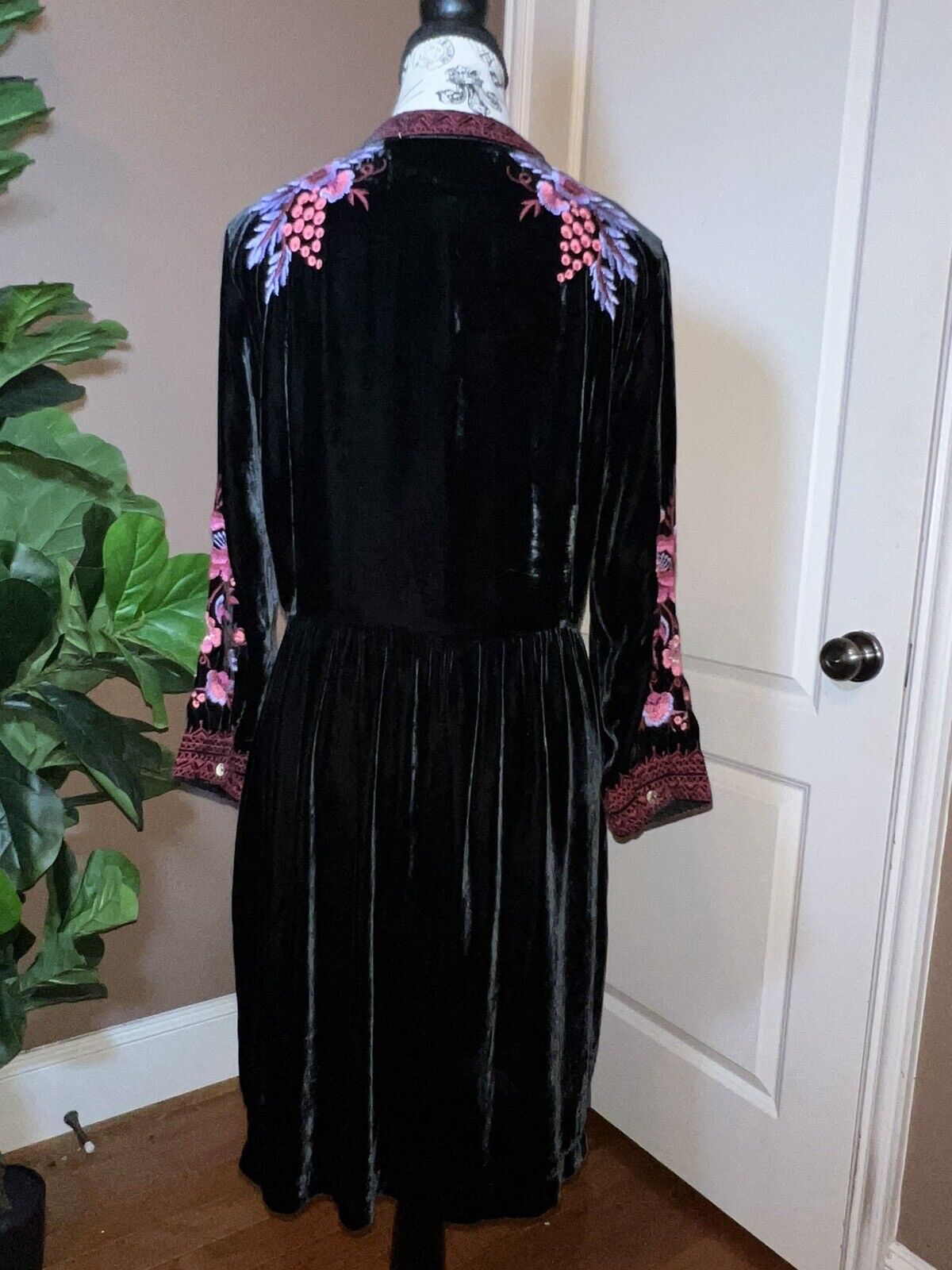 Johnny Was Black Velvet Heavily Embroidered Tunic Top Mini Dress L Large Floral