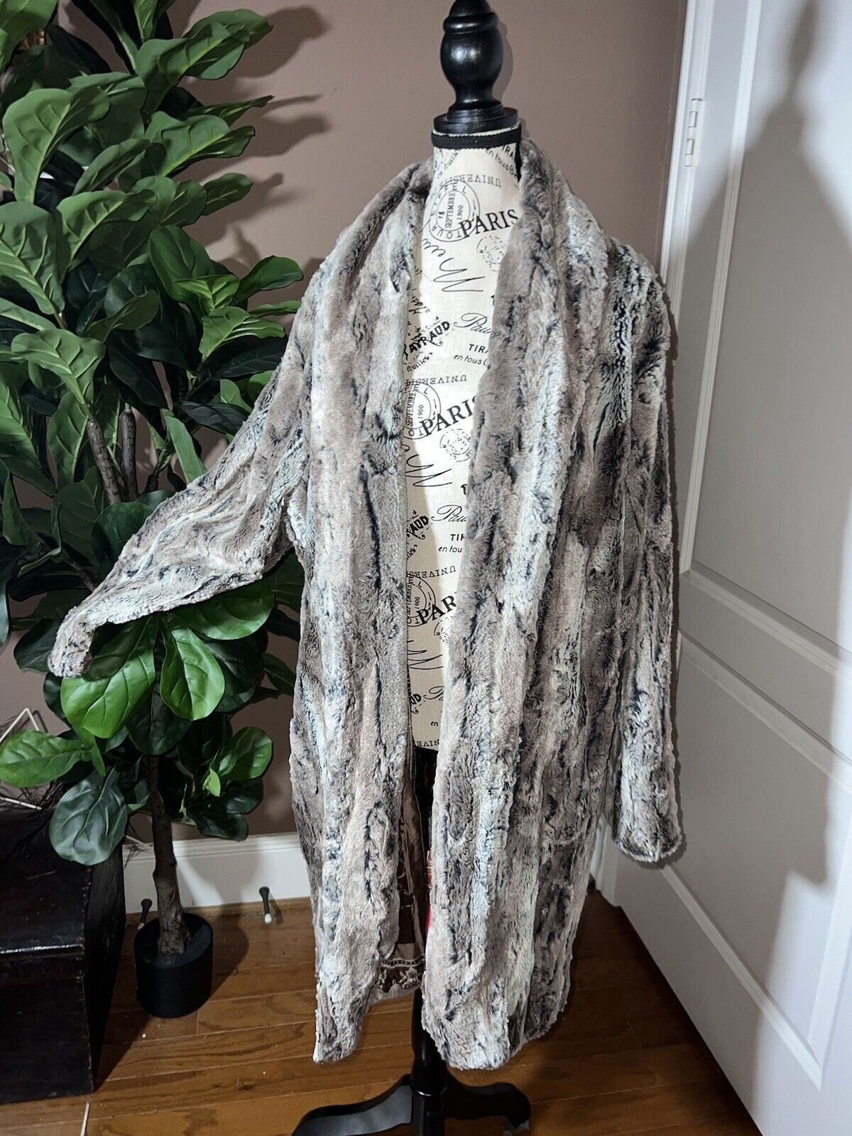 Johnny Was Foxy Faux Fur Coat Jacket Wrap XL 1X 100% Silk Lining Pockets