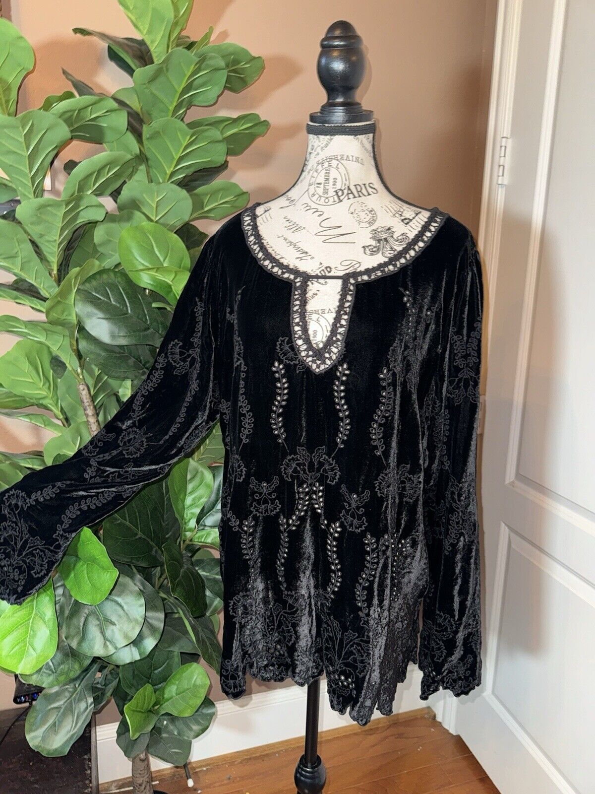 Johnny Was XL Black Velvet Embroidered Tunic Top Peasant Blouse Eyelet Lace